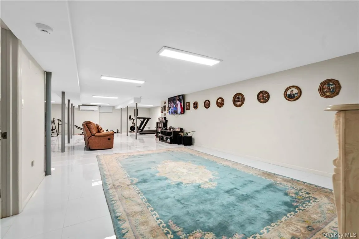 105 Park Lane, New York, NY, 3 Bedrooms Bedrooms, 7 Rooms Rooms,2 BathroomsBathrooms,Residential,For Rent,Park,0,1016111 105 Park Lane, New York, NY, 3 Bedrooms Bedrooms, 7 Rooms Rooms,2 BathroomsBathrooms,Residential,For Rent,Park,0,1016111