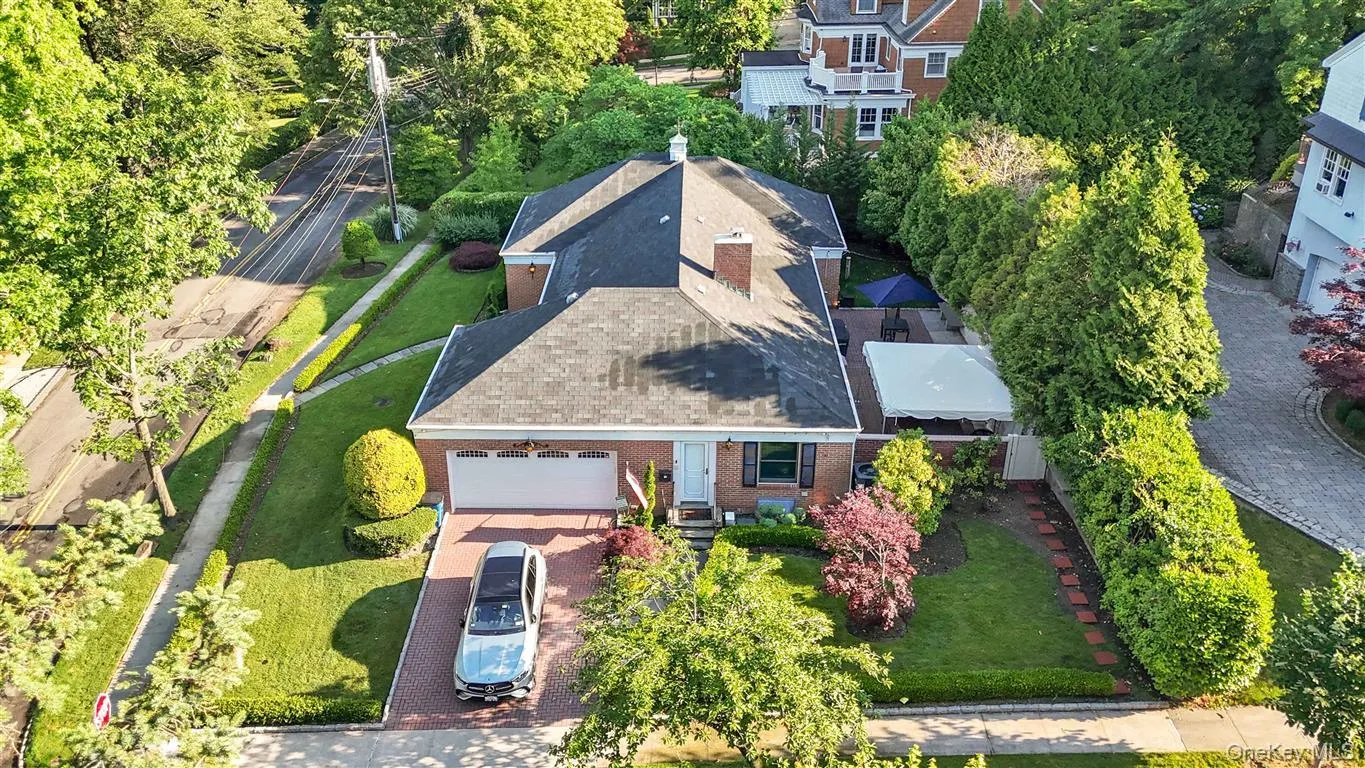 105 Park Lane, New York, NY, 3 Bedrooms Bedrooms, 7 Rooms Rooms,2 BathroomsBathrooms,Residential,For Rent,Park,0,1016111 105 Park Lane, New York, NY, 3 Bedrooms Bedrooms, 7 Rooms Rooms,2 BathroomsBathrooms,Residential,For Rent,Park,0,1016111