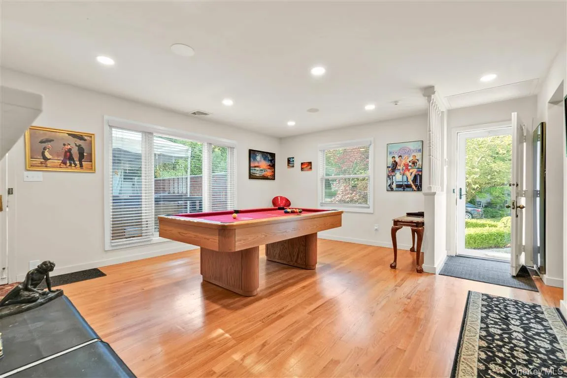 105 Park Lane, New York, NY, 3 Bedrooms Bedrooms, 7 Rooms Rooms,2 BathroomsBathrooms,Residential,For Rent,Park,0,1016111 105 Park Lane, New York, NY, 3 Bedrooms Bedrooms, 7 Rooms Rooms,2 BathroomsBathrooms,Residential,For Rent,Park,0,1016111