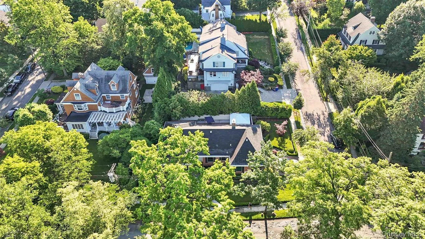 105 Park Lane, New York, NY, 3 Bedrooms Bedrooms, 7 Rooms Rooms,2 BathroomsBathrooms,Residential,For Rent,Park,0,1016111 105 Park Lane, New York, NY, 3 Bedrooms Bedrooms, 7 Rooms Rooms,2 BathroomsBathrooms,Residential,For Rent,Park,0,1016111