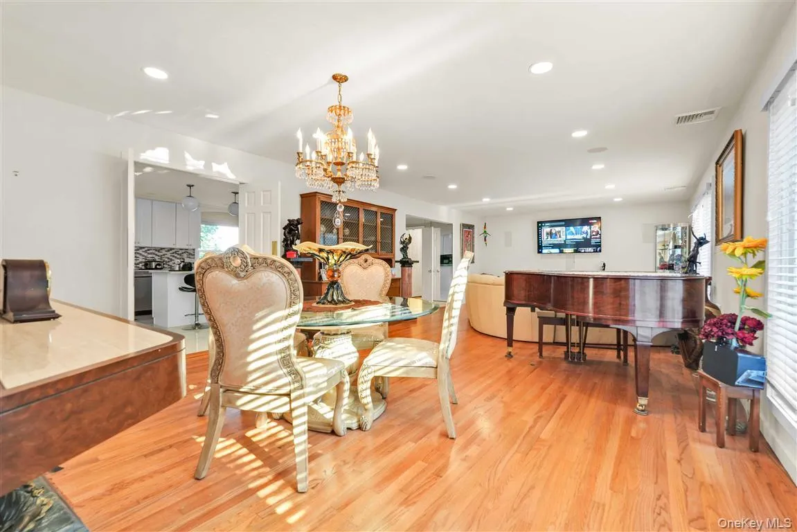 105 Park Lane, New York, NY, 3 Bedrooms Bedrooms, 7 Rooms Rooms,2 BathroomsBathrooms,Residential,For Rent,Park,0,1016111 105 Park Lane, New York, NY, 3 Bedrooms Bedrooms, 7 Rooms Rooms,2 BathroomsBathrooms,Residential,For Rent,Park,0,1016111