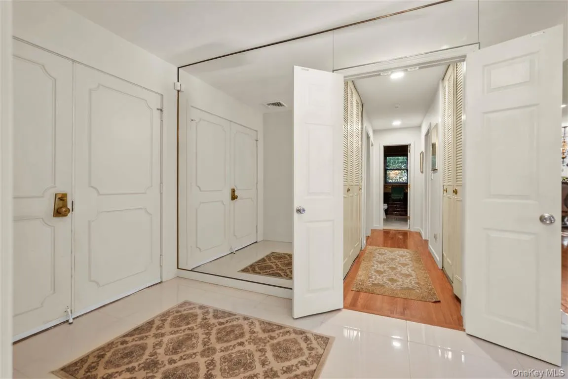 105 Park Lane, New York, NY, 3 Bedrooms Bedrooms, 7 Rooms Rooms,2 BathroomsBathrooms,Residential,For Rent,Park,0,1016111 105 Park Lane, New York, NY, 3 Bedrooms Bedrooms, 7 Rooms Rooms,2 BathroomsBathrooms,Residential,For Rent,Park,0,1016111