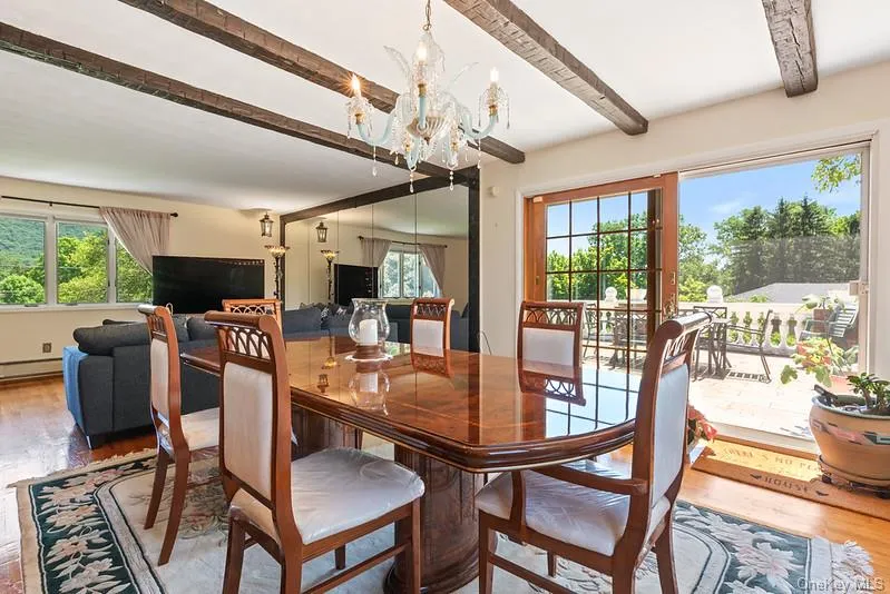 Dining room with Veranda Dining room with Veranda