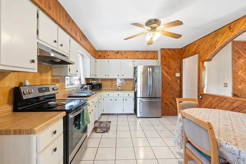 Kitchen with Tile Floor Kitchen with Tile Floor