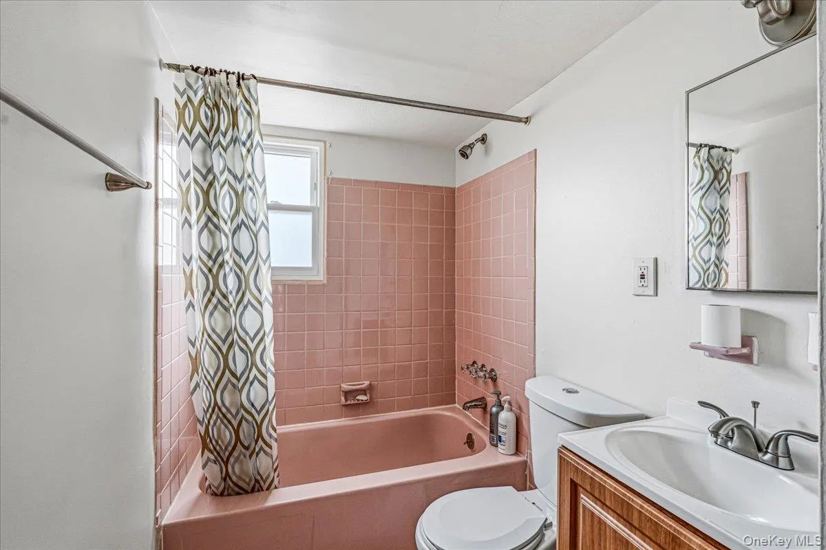 161-33 92nd Street, New York, NY, 4 Bedrooms Bedrooms, 16 Rooms Rooms,2 BathroomsBathrooms,Residential,For Rent,92nd,0,1016113 161-33 92nd Street, New York, NY, 4 Bedrooms Bedrooms, 16 Rooms Rooms,2 BathroomsBathrooms,Residential,For Rent,92nd,0,1016113