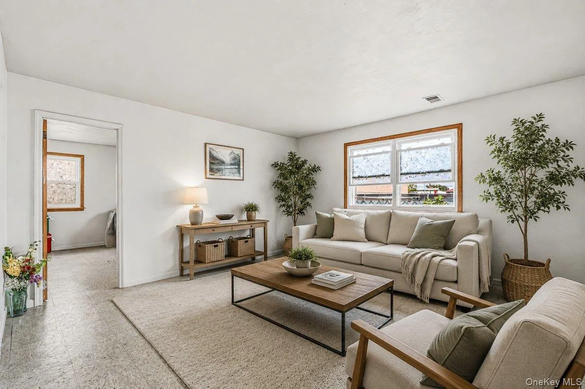 161-33 92nd Street, New York, NY, 4 Bedrooms Bedrooms, 16 Rooms Rooms,2 BathroomsBathrooms,Residential,For Rent,92nd,0,1016113 161-33 92nd Street, New York, NY, 4 Bedrooms Bedrooms, 16 Rooms Rooms,2 BathroomsBathrooms,Residential,For Rent,92nd,0,1016113