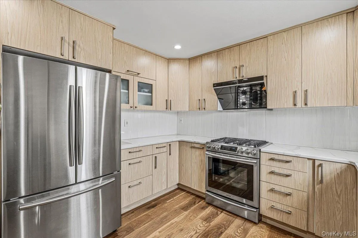 161-33 92nd Street, New York, NY, 4 Bedrooms Bedrooms, 16 Rooms Rooms,2 BathroomsBathrooms,Residential,For Rent,92nd,0,1016113 161-33 92nd Street, New York, NY, 4 Bedrooms Bedrooms, 16 Rooms Rooms,2 BathroomsBathrooms,Residential,For Rent,92nd,0,1016113