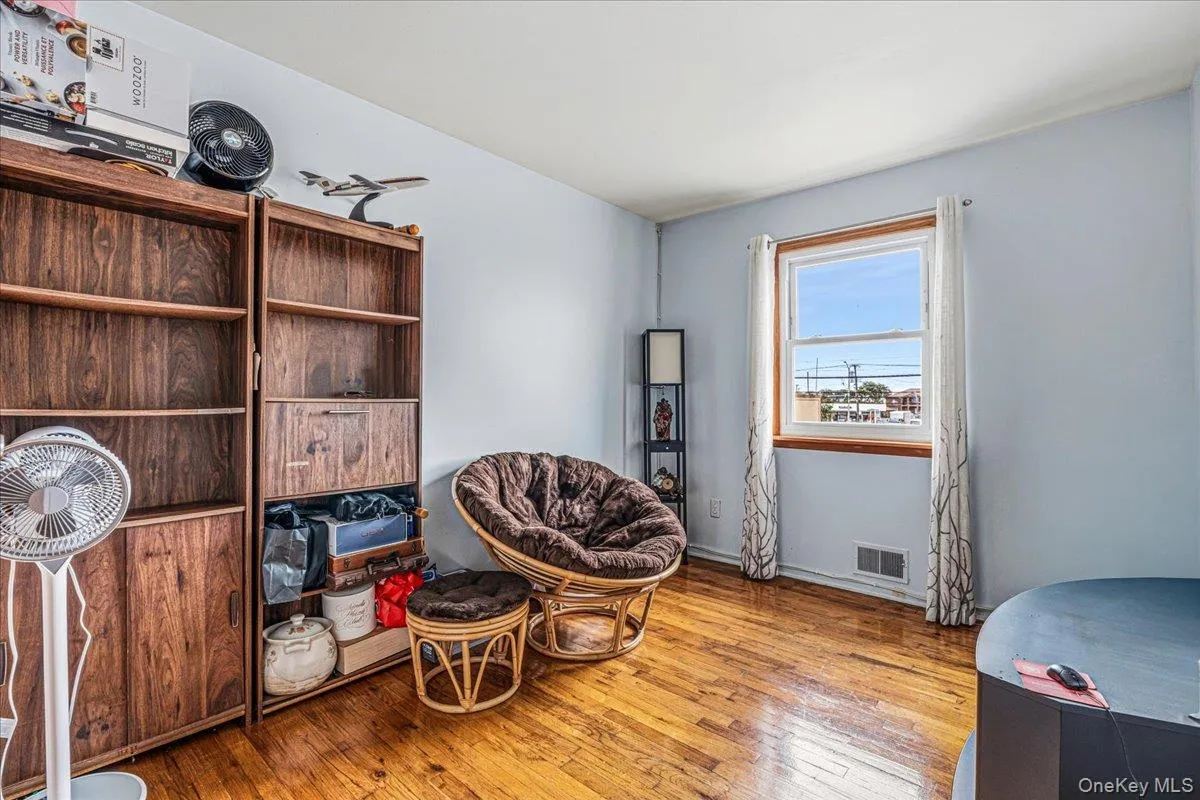 161-33 92nd Street, New York, NY, 4 Bedrooms Bedrooms, 16 Rooms Rooms,2 BathroomsBathrooms,Residential,For Rent,92nd,0,1016113 161-33 92nd Street, New York, NY, 4 Bedrooms Bedrooms, 16 Rooms Rooms,2 BathroomsBathrooms,Residential,For Rent,92nd,0,1016113