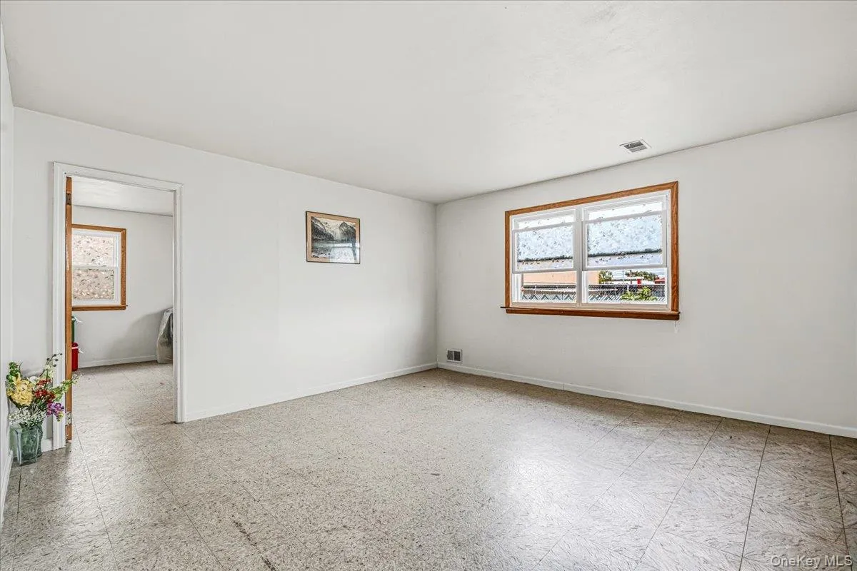 161-33 92nd Street, New York, NY, 4 Bedrooms Bedrooms, 16 Rooms Rooms,2 BathroomsBathrooms,Residential,For Rent,92nd,0,1016113 161-33 92nd Street, New York, NY, 4 Bedrooms Bedrooms, 16 Rooms Rooms,2 BathroomsBathrooms,Residential,For Rent,92nd,0,1016113
