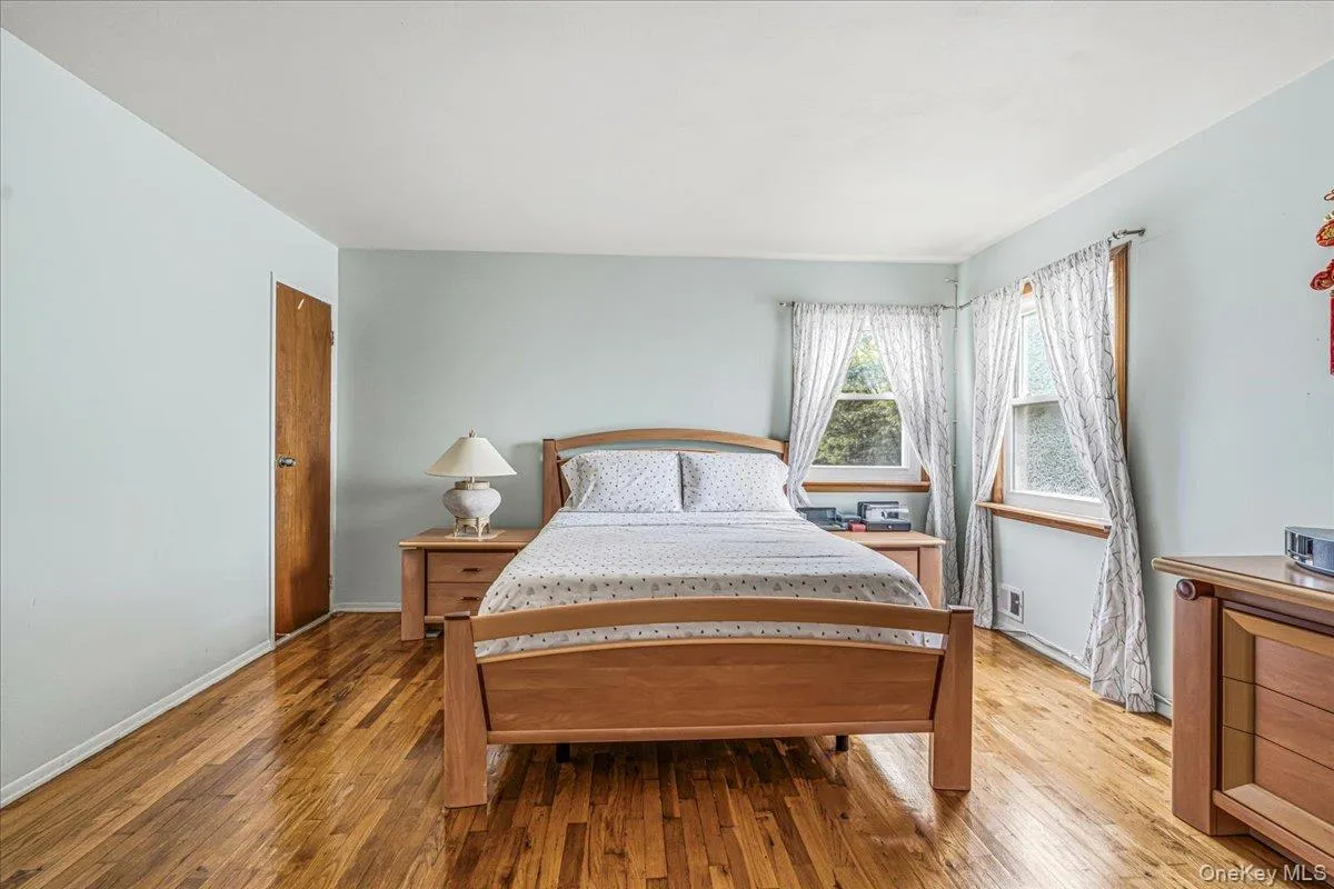 161-33 92nd Street, New York, NY, 4 Bedrooms Bedrooms, 16 Rooms Rooms,2 BathroomsBathrooms,Residential,For Rent,92nd,0,1016113 161-33 92nd Street, New York, NY, 4 Bedrooms Bedrooms, 16 Rooms Rooms,2 BathroomsBathrooms,Residential,For Rent,92nd,0,1016113