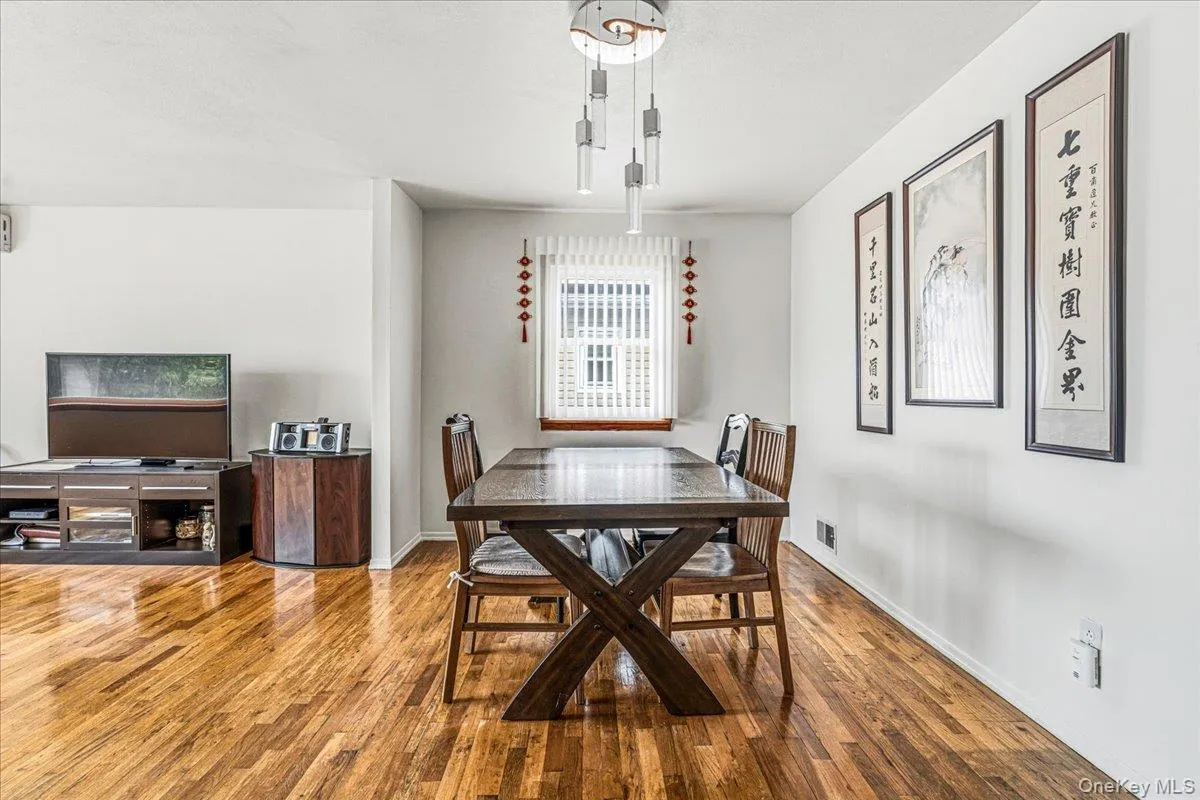 161-33 92nd Street, New York, NY, 4 Bedrooms Bedrooms, 16 Rooms Rooms,2 BathroomsBathrooms,Residential,For Rent,92nd,0,1016113 161-33 92nd Street, New York, NY, 4 Bedrooms Bedrooms, 16 Rooms Rooms,2 BathroomsBathrooms,Residential,For Rent,92nd,0,1016113