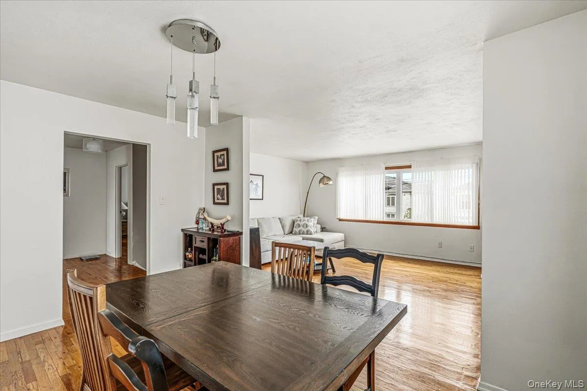 161-33 92nd Street, New York, NY, 4 Bedrooms Bedrooms, 16 Rooms Rooms,2 BathroomsBathrooms,Residential,For Rent,92nd,0,1016113 161-33 92nd Street, New York, NY, 4 Bedrooms Bedrooms, 16 Rooms Rooms,2 BathroomsBathrooms,Residential,For Rent,92nd,0,1016113