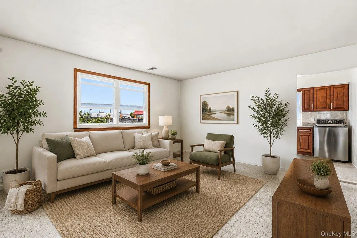 161-33 92nd Street, New York, NY, 4 Bedrooms Bedrooms, 16 Rooms Rooms,2 BathroomsBathrooms,Residential,For Rent,92nd,0,1016113 161-33 92nd Street, New York, NY, 4 Bedrooms Bedrooms, 16 Rooms Rooms,2 BathroomsBathrooms,Residential,For Rent,92nd,0,1016113