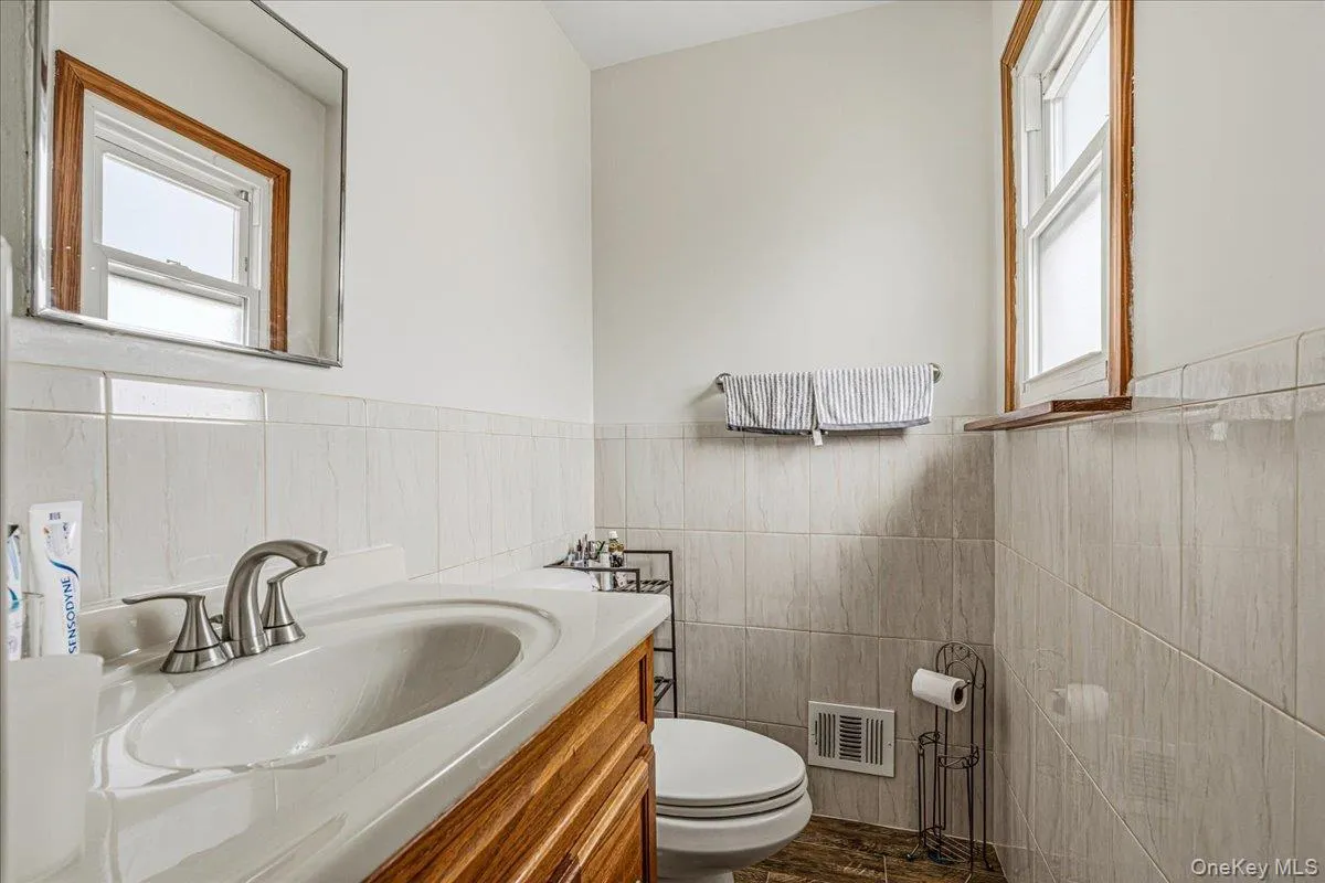 161-33 92nd Street, New York, NY, 4 Bedrooms Bedrooms, 16 Rooms Rooms,2 BathroomsBathrooms,Residential,For Rent,92nd,0,1016113 161-33 92nd Street, New York, NY, 4 Bedrooms Bedrooms, 16 Rooms Rooms,2 BathroomsBathrooms,Residential,For Rent,92nd,0,1016113