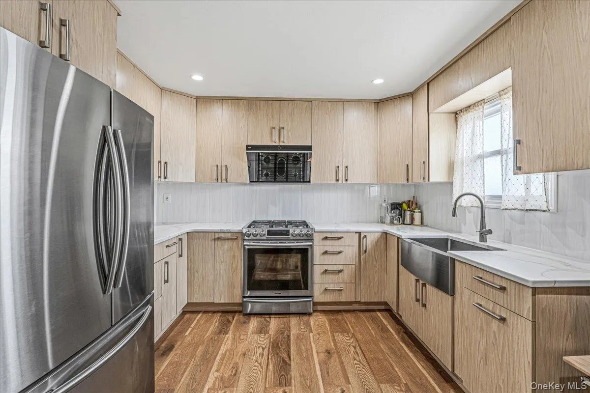 161-33 92nd Street, New York, NY, 4 Bedrooms Bedrooms, 16 Rooms Rooms,2 BathroomsBathrooms,Residential,For Rent,92nd,0,1016113 161-33 92nd Street, New York, NY, 4 Bedrooms Bedrooms, 16 Rooms Rooms,2 BathroomsBathrooms,Residential,For Rent,92nd,0,1016113