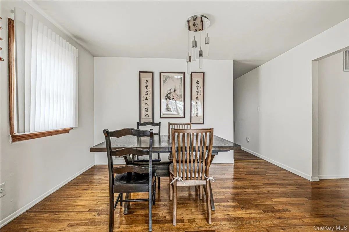 161-33 92nd Street, New York, NY, 4 Bedrooms Bedrooms, 16 Rooms Rooms,2 BathroomsBathrooms,Residential,For Rent,92nd,0,1016113 161-33 92nd Street, New York, NY, 4 Bedrooms Bedrooms, 16 Rooms Rooms,2 BathroomsBathrooms,Residential,For Rent,92nd,0,1016113