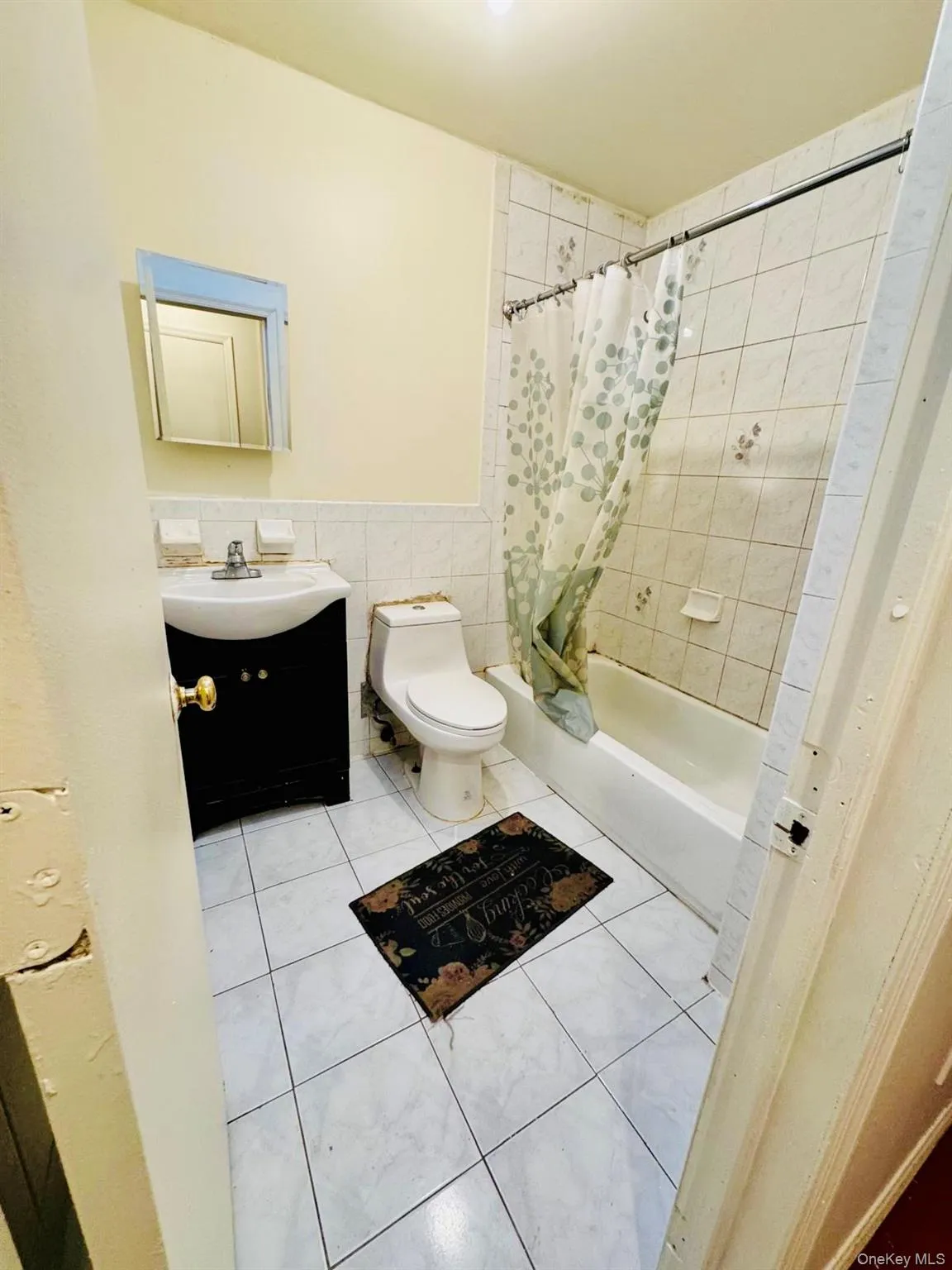 106-12 156th Street, New York, NY, 3 Bedrooms Bedrooms, 7 Rooms Rooms,2 BathroomsBathrooms,Residential Lease,For Rent,156th,0,1016116 106-12 156th Street, New York, NY, 3 Bedrooms Bedrooms, 7 Rooms Rooms,2 BathroomsBathrooms,Residential Lease,For Rent,156th,0,1016116