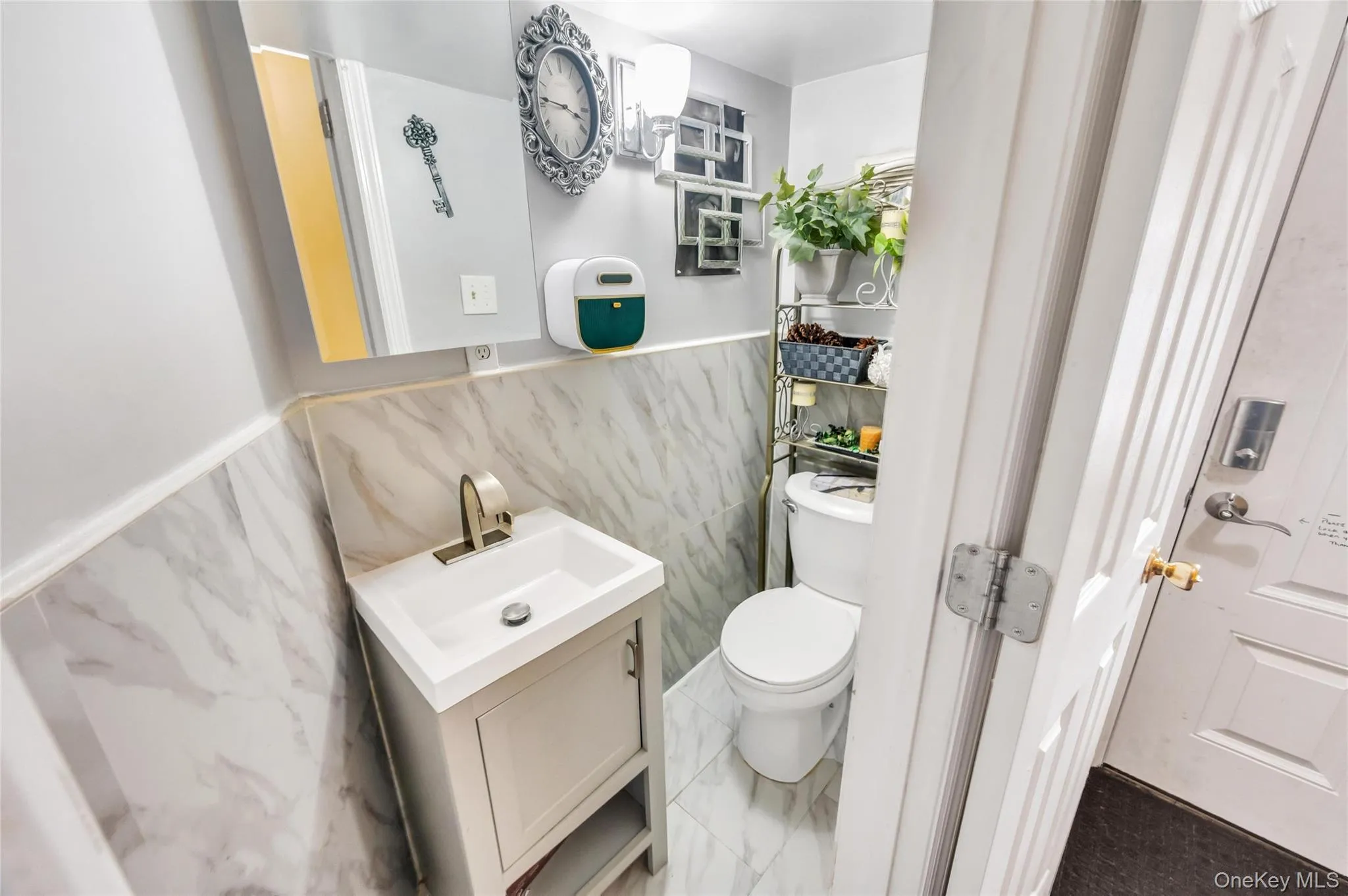 529 Powell Street, New York, NY, 3 Bedrooms Bedrooms, 9 Rooms Rooms,3 BathroomsBathrooms,Residential,For Rent,Powell,0,KEY1016118 529 Powell Street, New York, NY, 3 Bedrooms Bedrooms, 9 Rooms Rooms,3 BathroomsBathrooms,Residential,For Rent,Powell,0,KEY1016118