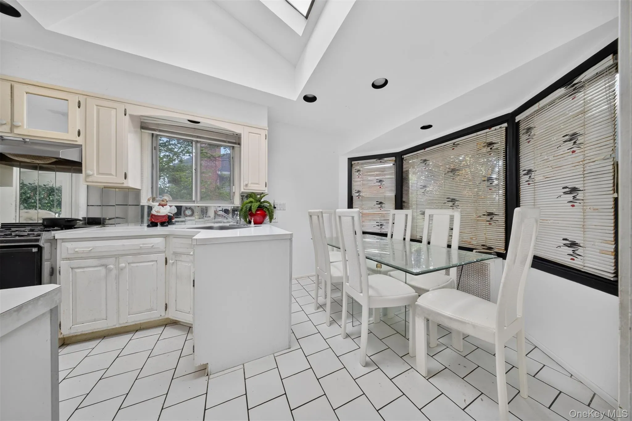 106 Westbury Avenue, Oyster Bay, NY, 3 Bedrooms Bedrooms, 7 Rooms Rooms,2 BathroomsBathrooms,Residential,For Rent,Westbury,0,1016119 106 Westbury Avenue, Oyster Bay, NY, 3 Bedrooms Bedrooms, 7 Rooms Rooms,2 BathroomsBathrooms,Residential,For Rent,Westbury,0,1016119