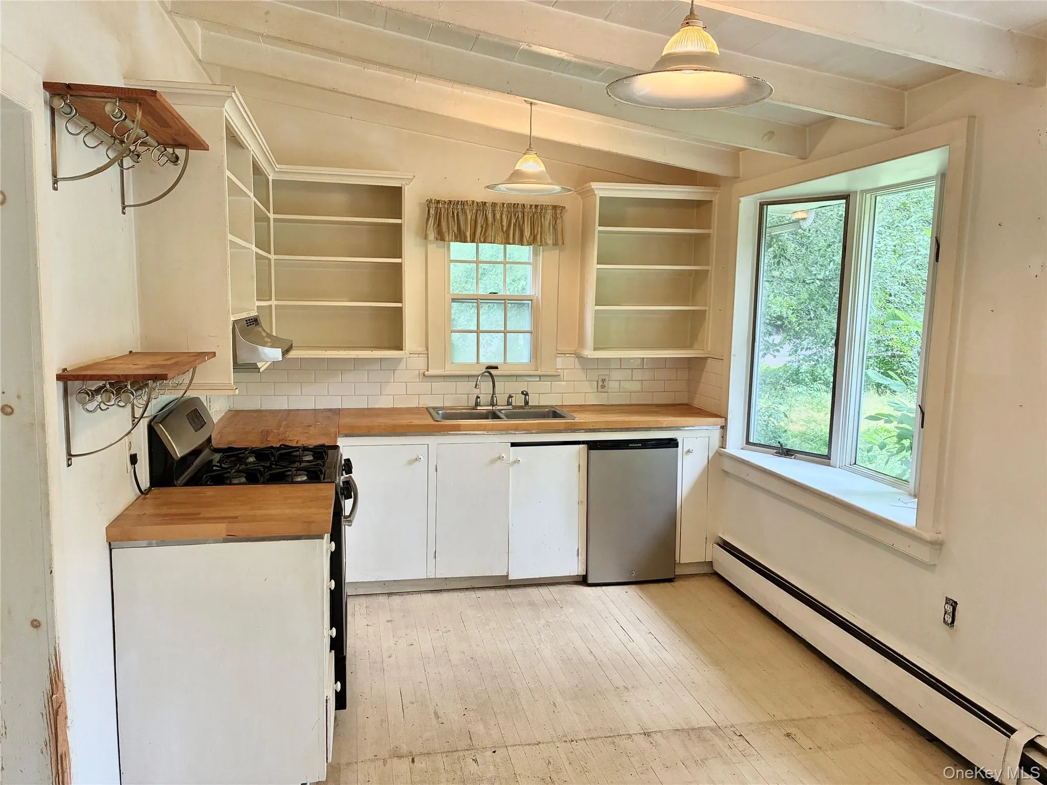 42 State Route 9H, Hudson, NY, 2 Bedrooms Bedrooms, 4 Rooms Rooms,1 BathroomBathrooms,Residential,For Rent,State Route 9H,0,1016121 42 State Route 9H, Hudson, NY, 2 Bedrooms Bedrooms, 4 Rooms Rooms,1 BathroomBathrooms,Residential,For Rent,State Route 9H,0,1016121