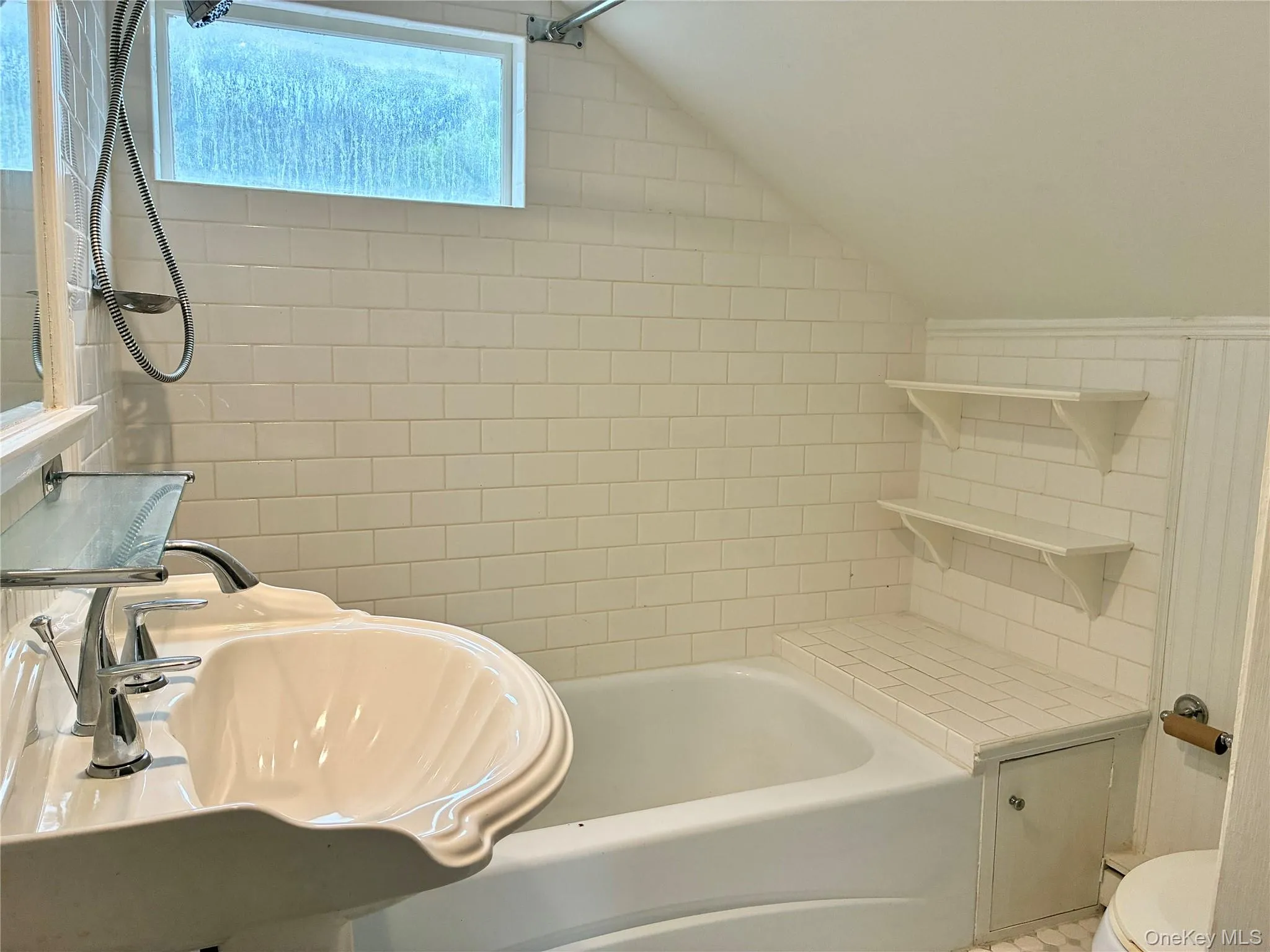42 State Route 9H, Hudson, NY, 2 Bedrooms Bedrooms, 4 Rooms Rooms,1 BathroomBathrooms,Residential,For Rent,State Route 9H,0,1016121 42 State Route 9H, Hudson, NY, 2 Bedrooms Bedrooms, 4 Rooms Rooms,1 BathroomBathrooms,Residential,For Rent,State Route 9H,0,1016121