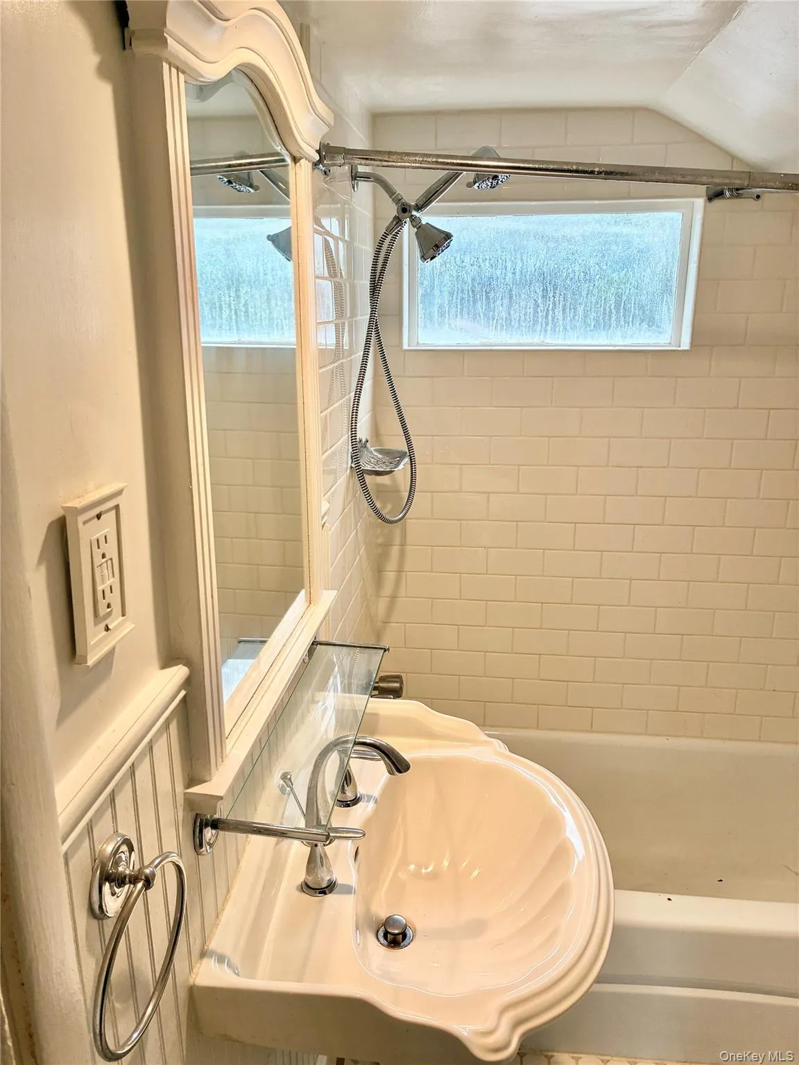 42 State Route 9H, Hudson, NY, 2 Bedrooms Bedrooms, 4 Rooms Rooms,1 BathroomBathrooms,Residential,For Rent,State Route 9H,0,1016121 42 State Route 9H, Hudson, NY, 2 Bedrooms Bedrooms, 4 Rooms Rooms,1 BathroomBathrooms,Residential,For Rent,State Route 9H,0,1016121