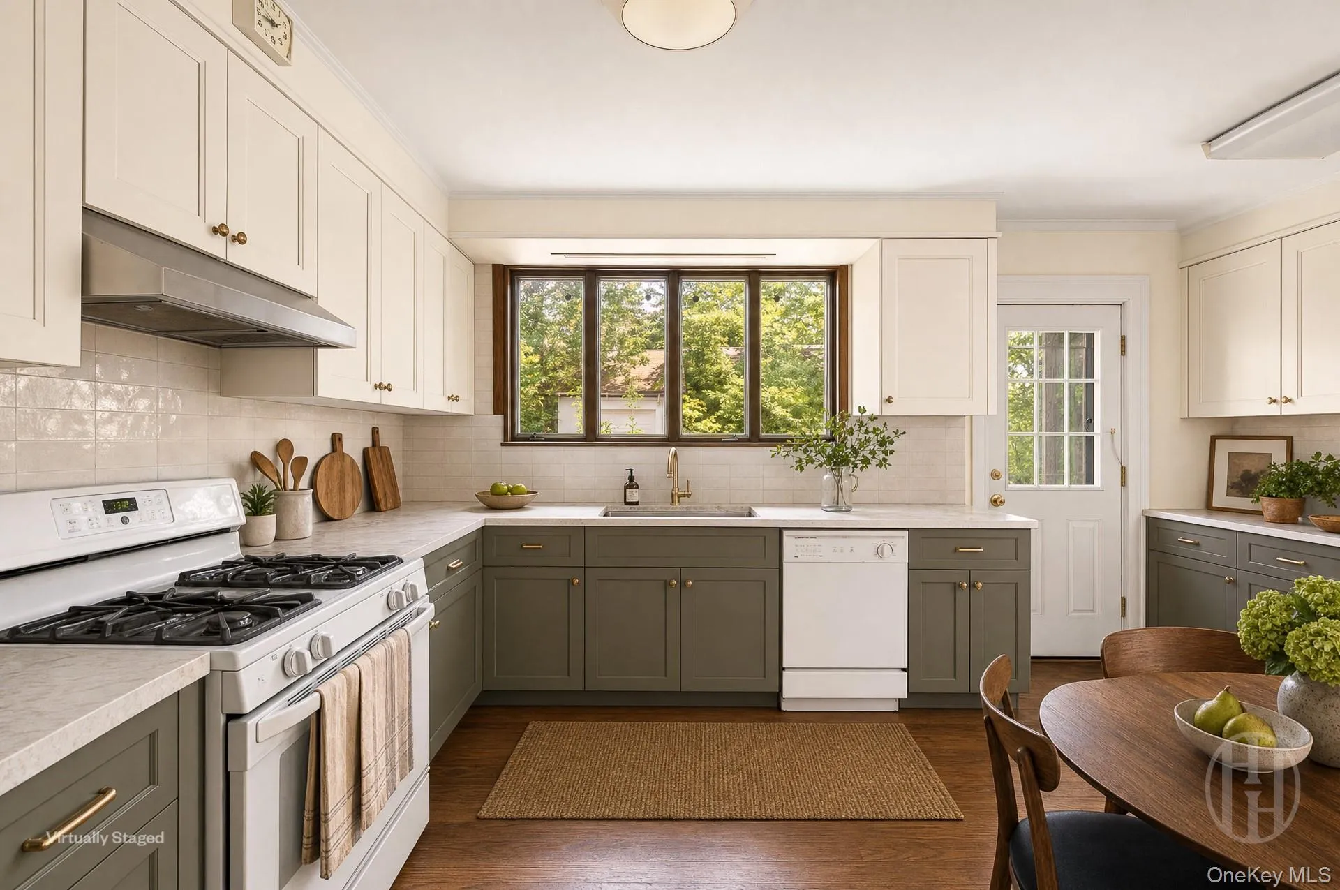 12 Carolina Road, New York, NY, 4 Bedrooms Bedrooms, 11 Rooms Rooms,2 BathroomsBathrooms,Residential,For Rent,Carolina,0,1016122 12 Carolina Road, New York, NY, 4 Bedrooms Bedrooms, 11 Rooms Rooms,2 BathroomsBathrooms,Residential,For Rent,Carolina,0,1016122
