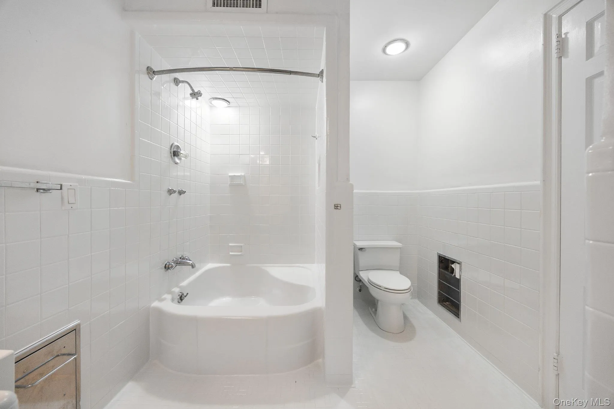 98 Brookby Road, Scarsdale, NY, 5 Bedrooms Bedrooms, 13 Rooms Rooms,4 BathroomsBathrooms,Residential Lease,For Rent,Brookby,0,1016124 98 Brookby Road, Scarsdale, NY, 5 Bedrooms Bedrooms, 13 Rooms Rooms,4 BathroomsBathrooms,Residential Lease,For Rent,Brookby,0,1016124