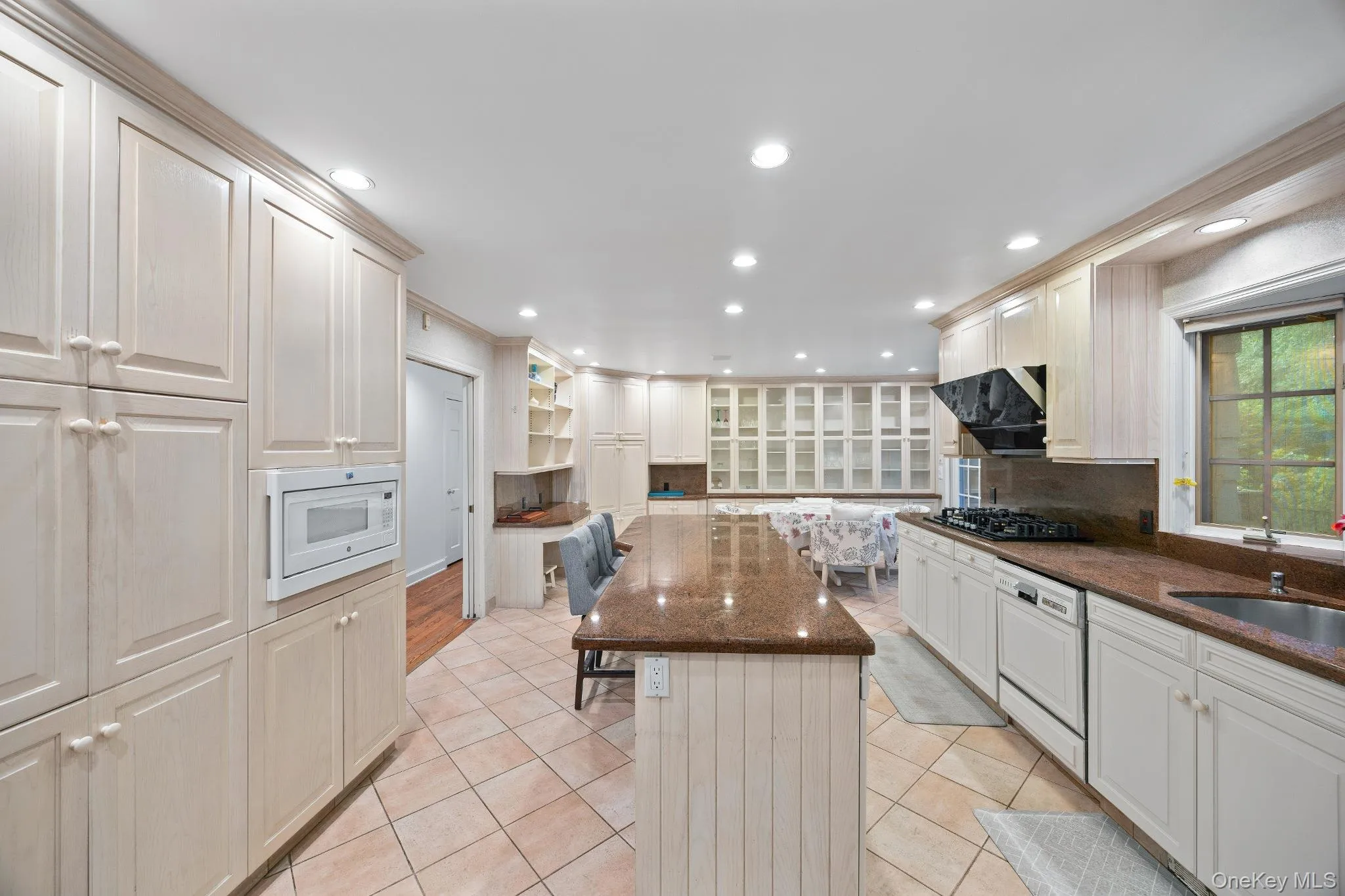 98 Brookby Road, Scarsdale, NY, 5 Bedrooms Bedrooms, 13 Rooms Rooms,4 BathroomsBathrooms,Residential Lease,For Rent,Brookby,0,1016124 98 Brookby Road, Scarsdale, NY, 5 Bedrooms Bedrooms, 13 Rooms Rooms,4 BathroomsBathrooms,Residential Lease,For Rent,Brookby,0,1016124