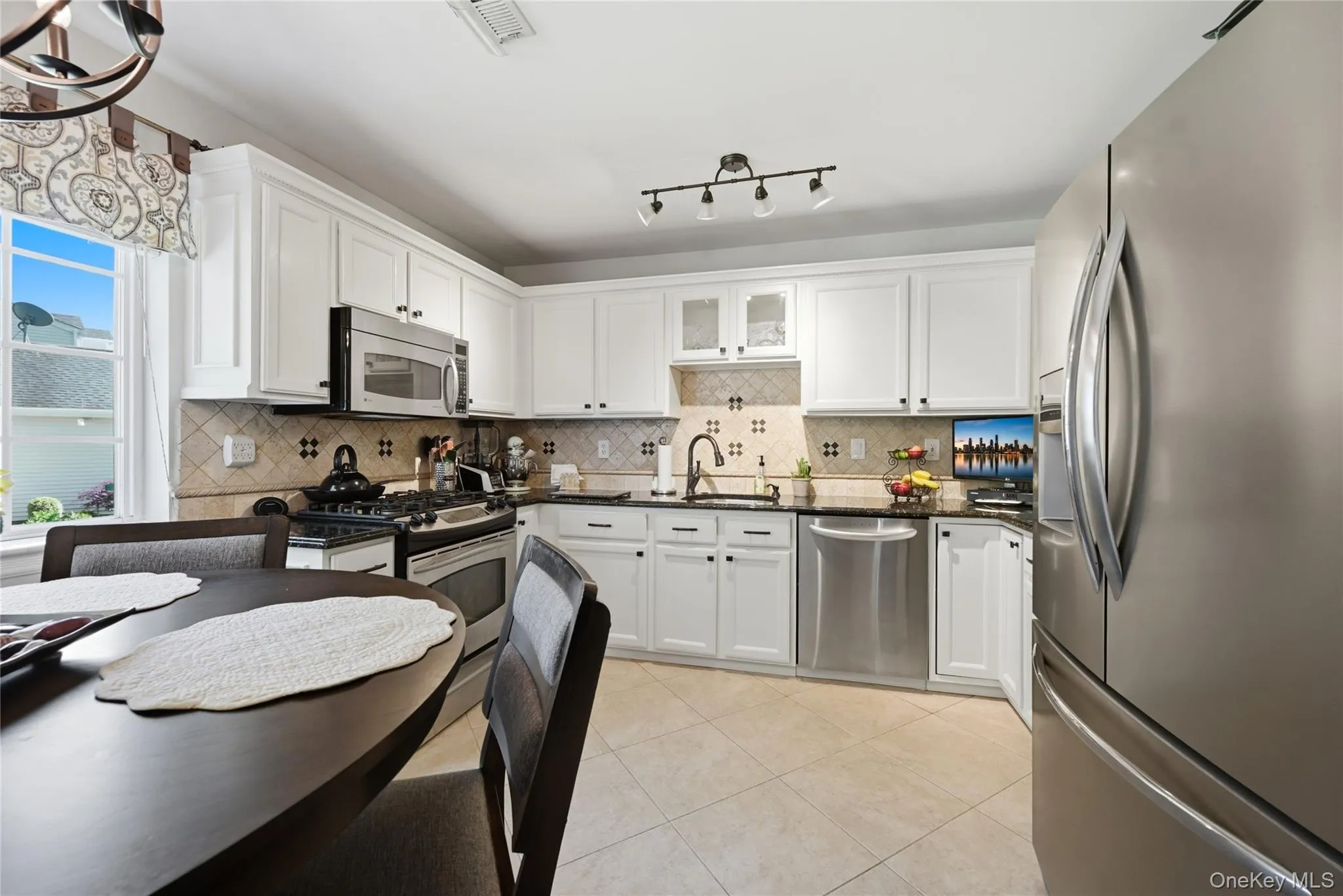 129 Farm House Court, Brookhaven, NY, 3 Bedrooms Bedrooms, 6 Rooms Rooms,2 BathroomsBathrooms,Residential,For Rent,Farm House,0,1016125 129 Farm House Court, Brookhaven, NY, 3 Bedrooms Bedrooms, 6 Rooms Rooms,2 BathroomsBathrooms,Residential,For Rent,Farm House,0,1016125