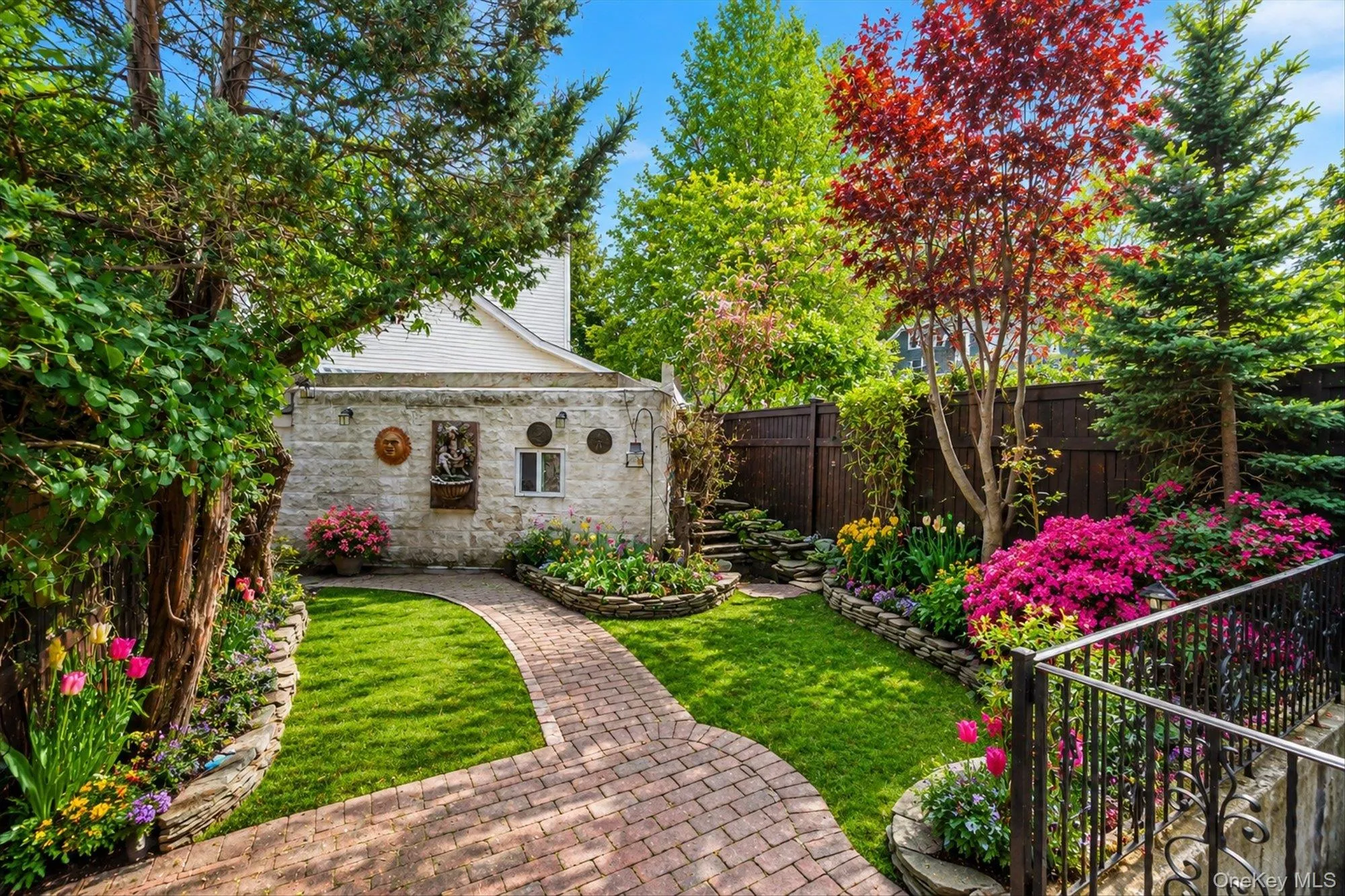 90-16 68th Avenue, New York, NY, 3 Bedrooms Bedrooms, 8 Rooms Rooms,2 BathroomsBathrooms,Residential,For Rent,68th,0,1016128 90-16 68th Avenue, New York, NY, 3 Bedrooms Bedrooms, 8 Rooms Rooms,2 BathroomsBathrooms,Residential,For Rent,68th,0,1016128