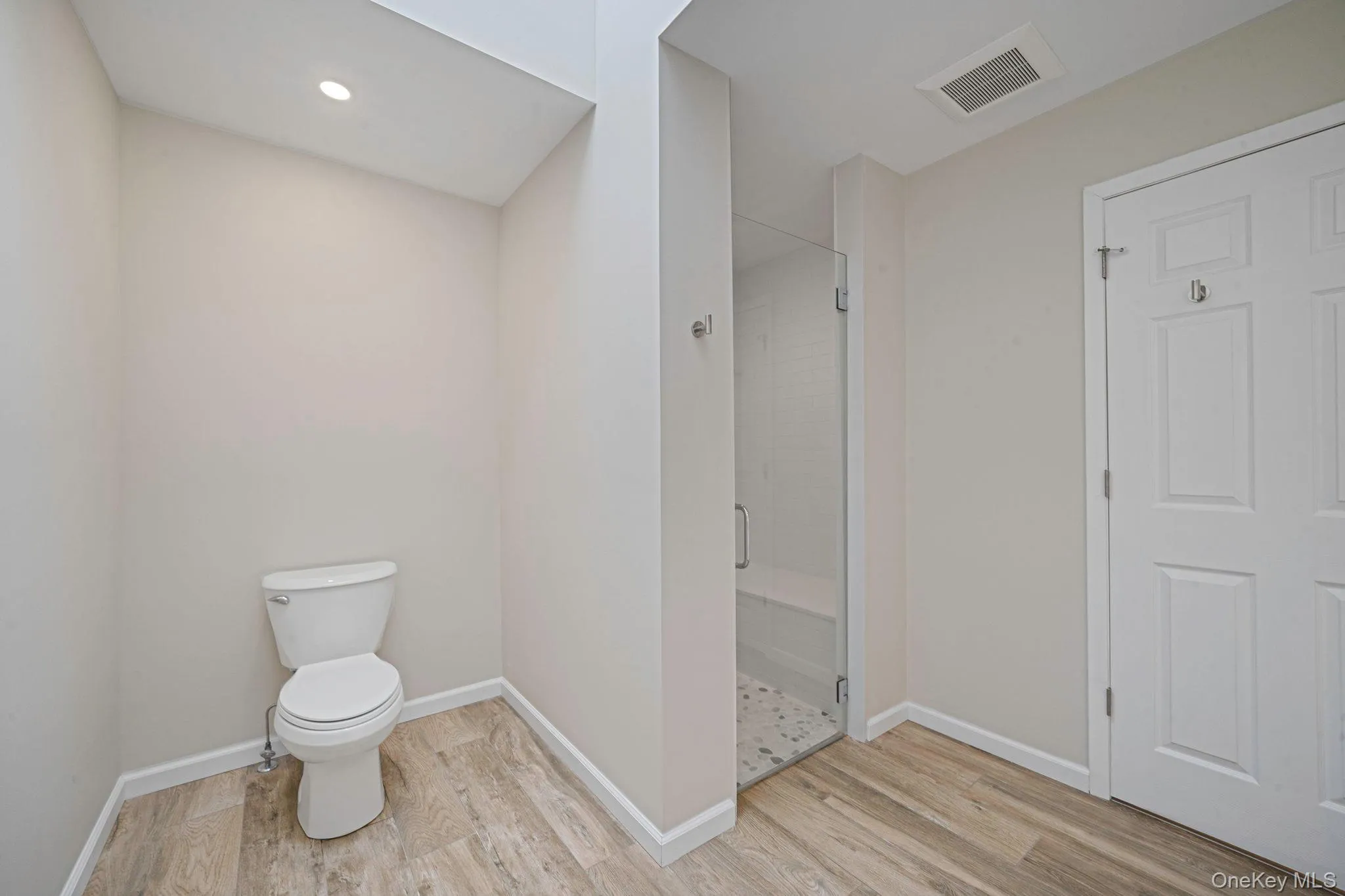 3 Liberty Lane, Brookhaven, NY, 3 Bedrooms Bedrooms, 8 Rooms Rooms,2 BathroomsBathrooms,Residential,For Rent,Liberty,0,KEY1016132 3 Liberty Lane, Brookhaven, NY, 3 Bedrooms Bedrooms, 8 Rooms Rooms,2 BathroomsBathrooms,Residential,For Rent,Liberty,0,KEY1016132