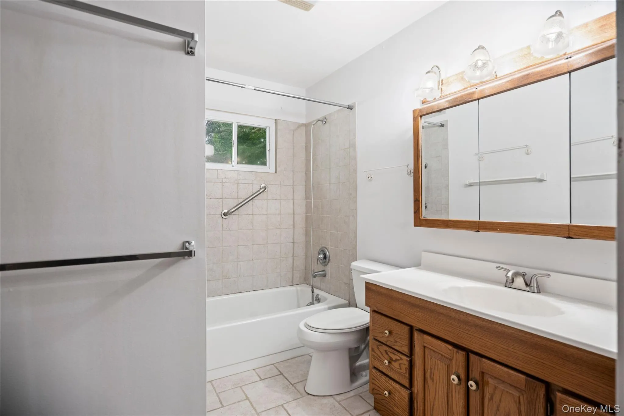 39 Wolfhollow Road, Brookhaven, NY, 3 Bedrooms Bedrooms, 9 Rooms Rooms,2 BathroomsBathrooms,Residential Lease,For Rent,Wolfhollow,0,1016153 39 Wolfhollow Road, Brookhaven, NY, 3 Bedrooms Bedrooms, 9 Rooms Rooms,2 BathroomsBathrooms,Residential Lease,For Rent,Wolfhollow,0,1016153