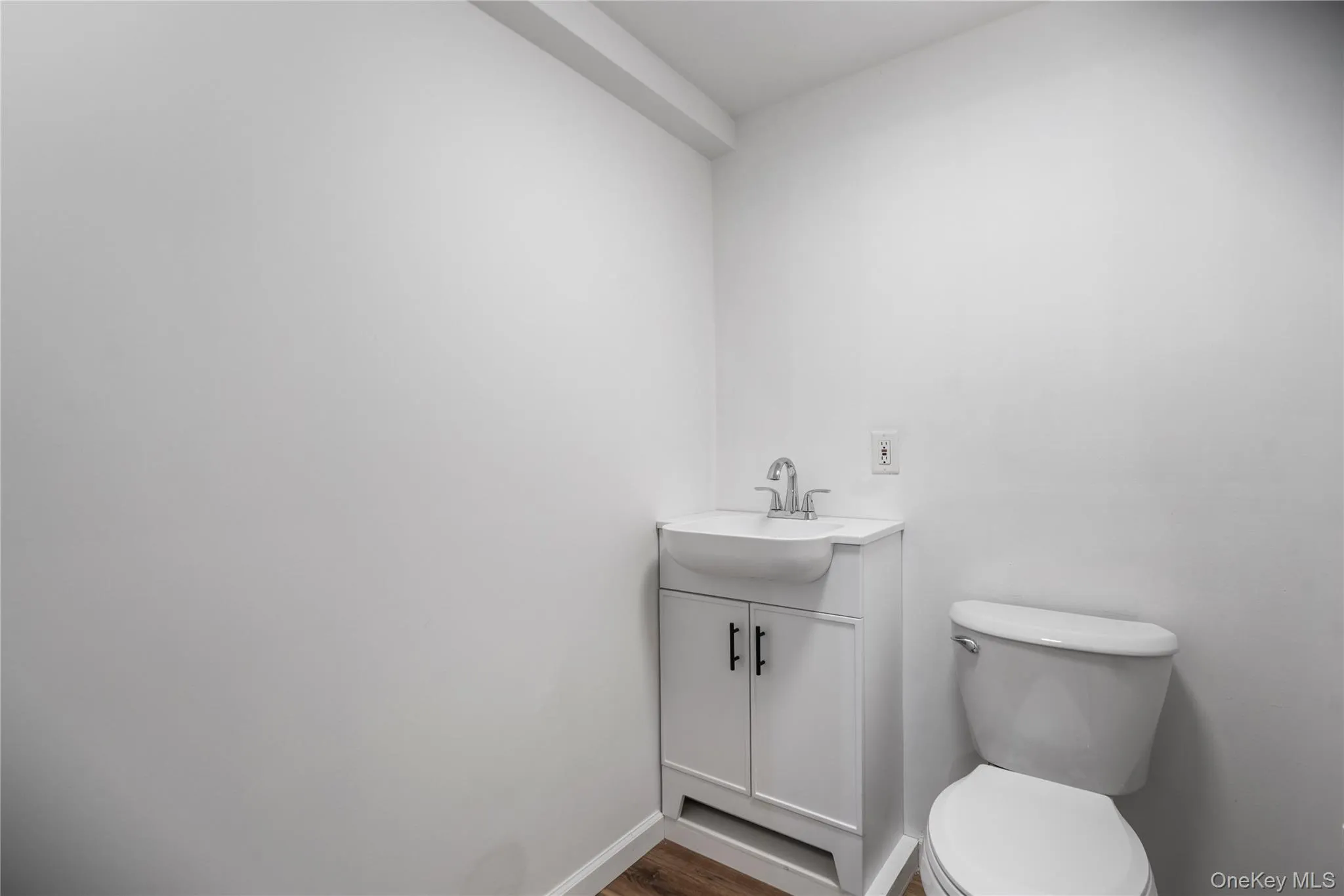 39 Wolfhollow Road, Brookhaven, NY, 3 Bedrooms Bedrooms, 9 Rooms Rooms,2 BathroomsBathrooms,Residential Lease,For Rent,Wolfhollow,0,1016153 39 Wolfhollow Road, Brookhaven, NY, 3 Bedrooms Bedrooms, 9 Rooms Rooms,2 BathroomsBathrooms,Residential Lease,For Rent,Wolfhollow,0,1016153