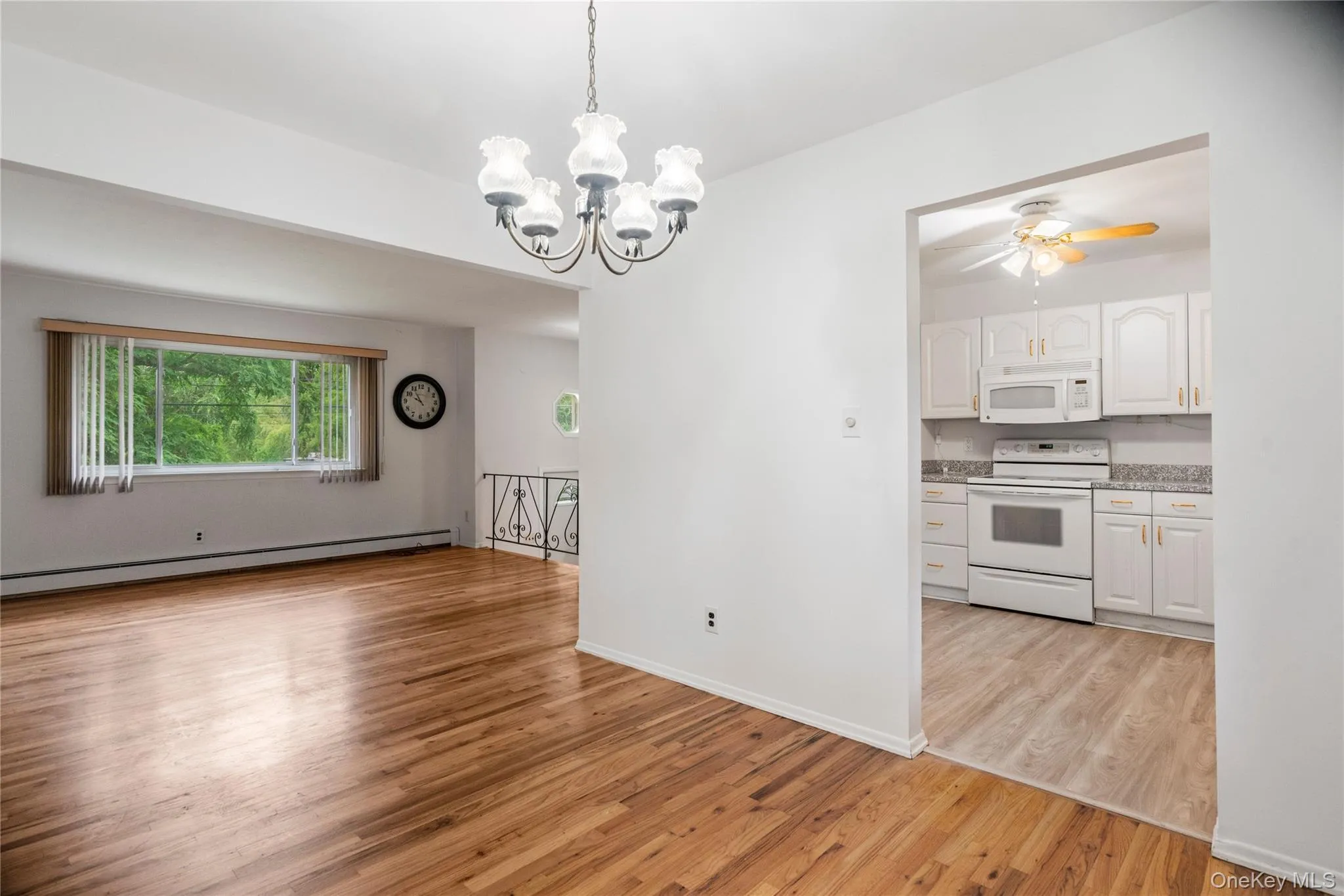 39 Wolfhollow Road, Brookhaven, NY, 3 Bedrooms Bedrooms, 9 Rooms Rooms,2 BathroomsBathrooms,Residential Lease,For Rent,Wolfhollow,0,1016153 39 Wolfhollow Road, Brookhaven, NY, 3 Bedrooms Bedrooms, 9 Rooms Rooms,2 BathroomsBathrooms,Residential Lease,For Rent,Wolfhollow,0,1016153