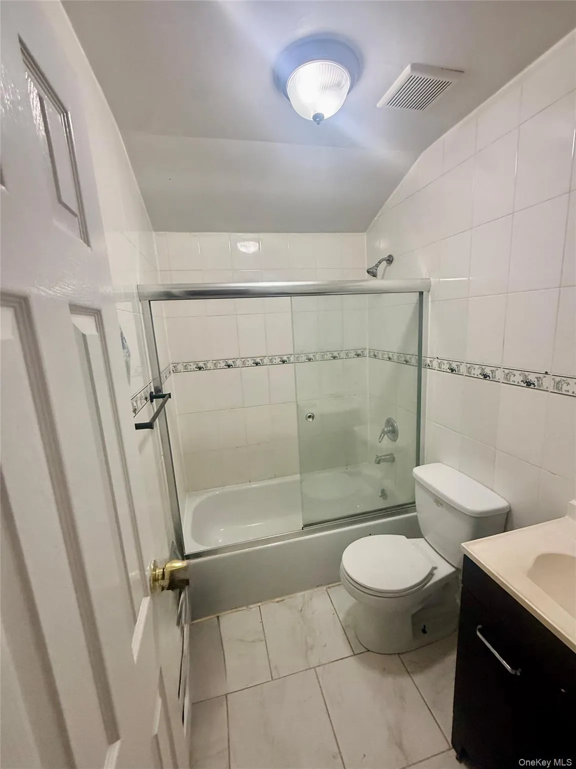 11535 158th Street, New York, NY, 3 Bedrooms Bedrooms, 5 Rooms Rooms,2 BathroomsBathrooms,Residential Lease,For Rent,158th,0,1016155 11535 158th Street, New York, NY, 3 Bedrooms Bedrooms, 5 Rooms Rooms,2 BathroomsBathrooms,Residential Lease,For Rent,158th,0,1016155