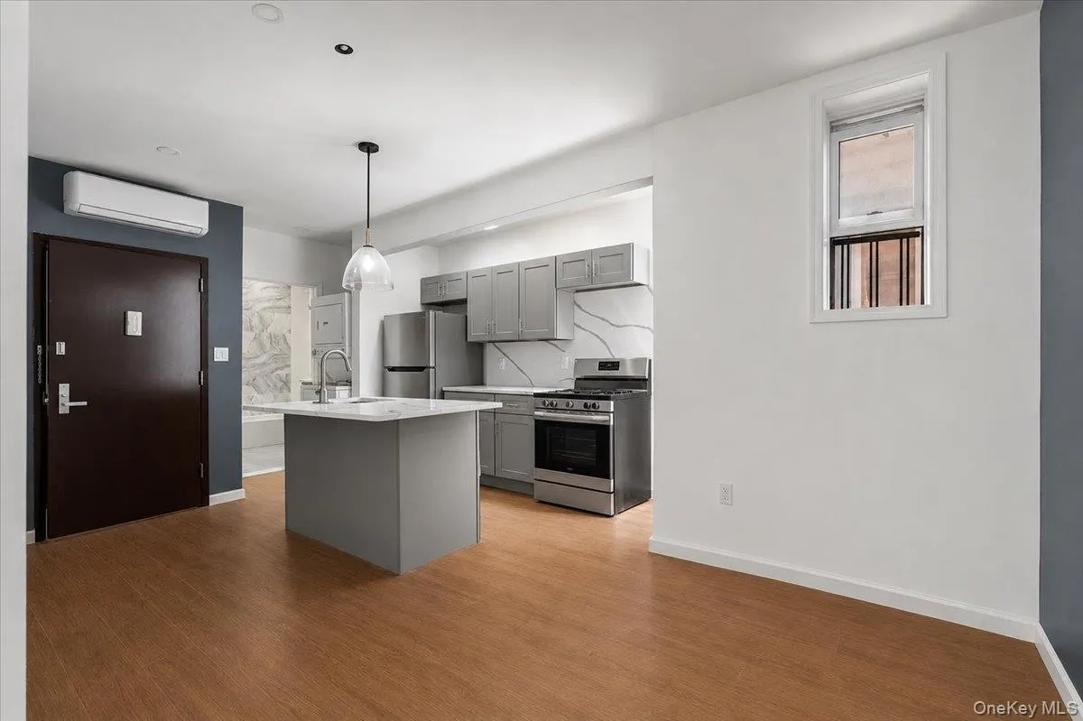 324 Eldert Street, New York, NY, 2 Bedrooms Bedrooms, 4 Rooms Rooms,1 BathroomBathrooms,Residential Lease,For Rent,Eldert,0,1016158 324 Eldert Street, New York, NY, 2 Bedrooms Bedrooms, 4 Rooms Rooms,1 BathroomBathrooms,Residential Lease,For Rent,Eldert,0,1016158
