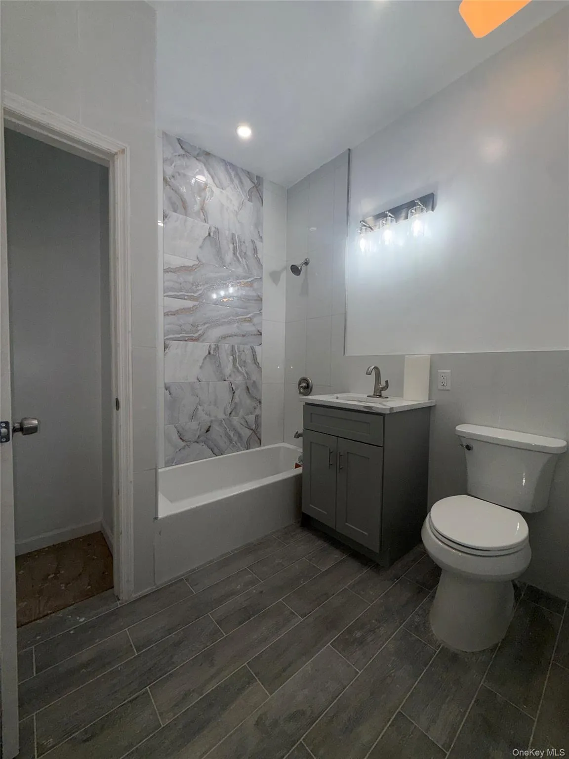 324 Eldert Street, New York, NY, 1 Bedroom Bedrooms, 4 Rooms Rooms,1 BathroomBathrooms,Residential Lease,For Rent,Eldert,0,1016161 324 Eldert Street, New York, NY, 1 Bedroom Bedrooms, 4 Rooms Rooms,1 BathroomBathrooms,Residential Lease,For Rent,Eldert,0,1016161