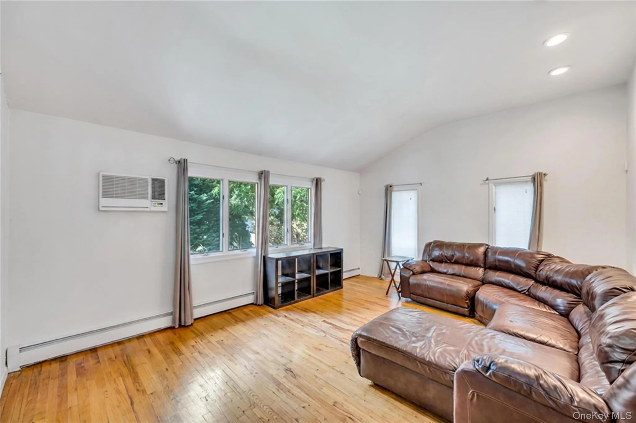 11 Ann Court, Babylon, NY, 5 Bedrooms Bedrooms, 8 Rooms Rooms,2 BathroomsBathrooms,Residential,For Rent,Ann,0,1016175 11 Ann Court, Babylon, NY, 5 Bedrooms Bedrooms, 8 Rooms Rooms,2 BathroomsBathrooms,Residential,For Rent,Ann,0,1016175