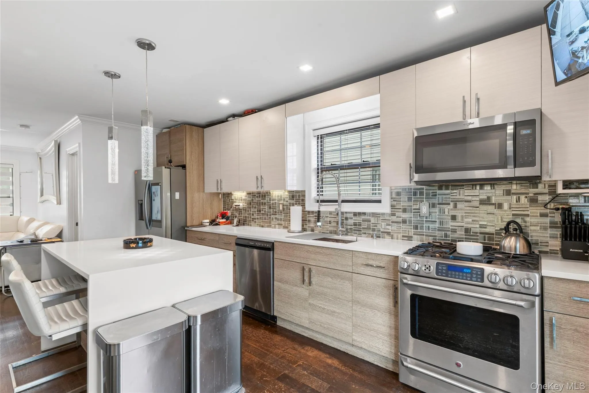 18906 122nd Avenue, New York, NY, 2 Bedrooms Bedrooms, 5 Rooms Rooms,2 BathroomsBathrooms,Residential,For Rent,122nd,0,1016178 18906 122nd Avenue, New York, NY, 2 Bedrooms Bedrooms, 5 Rooms Rooms,2 BathroomsBathrooms,Residential,For Rent,122nd,0,1016178