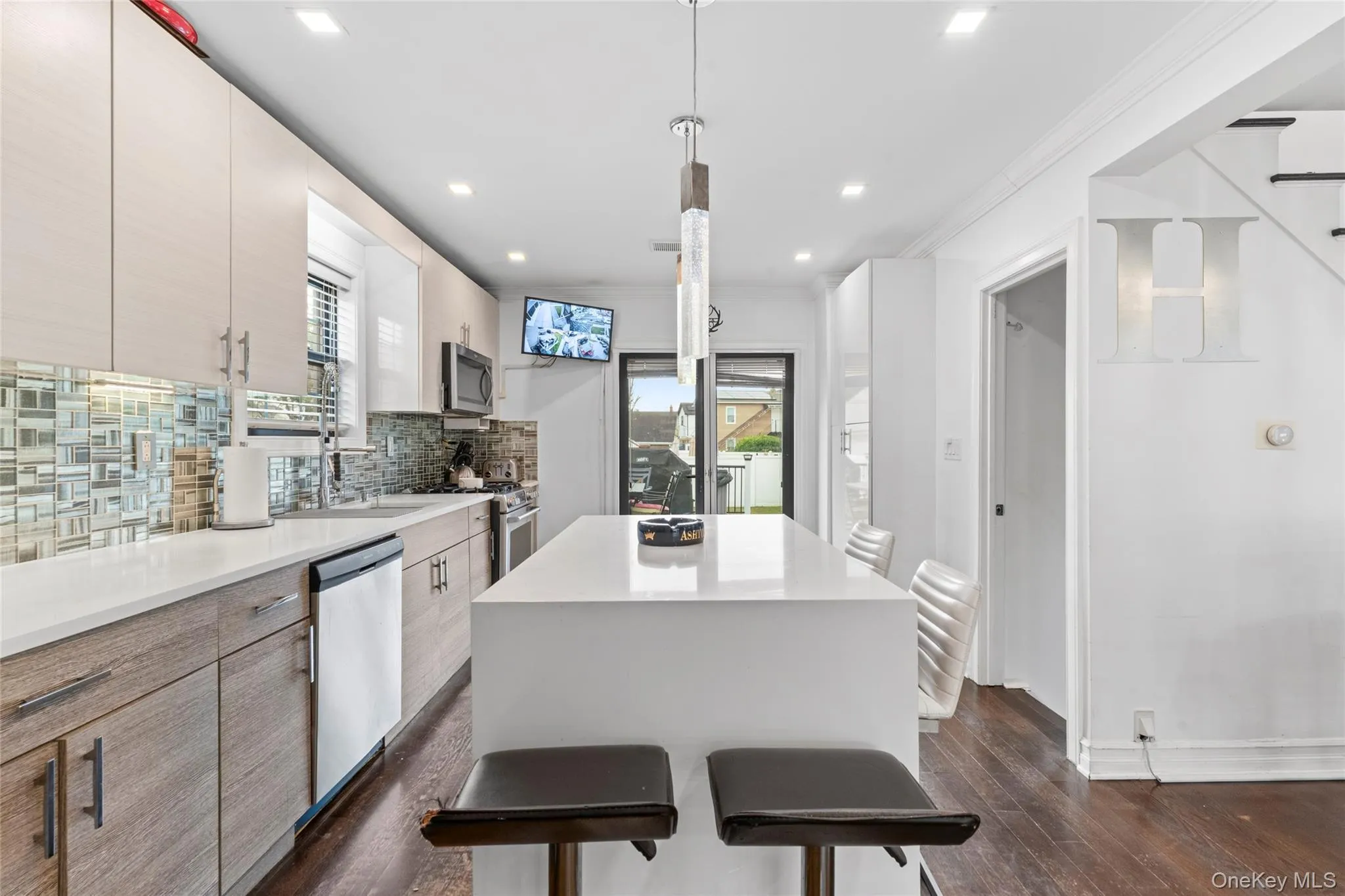 18906 122nd Avenue, New York, NY, 2 Bedrooms Bedrooms, 5 Rooms Rooms,2 BathroomsBathrooms,Residential,For Rent,122nd,0,1016178 18906 122nd Avenue, New York, NY, 2 Bedrooms Bedrooms, 5 Rooms Rooms,2 BathroomsBathrooms,Residential,For Rent,122nd,0,1016178