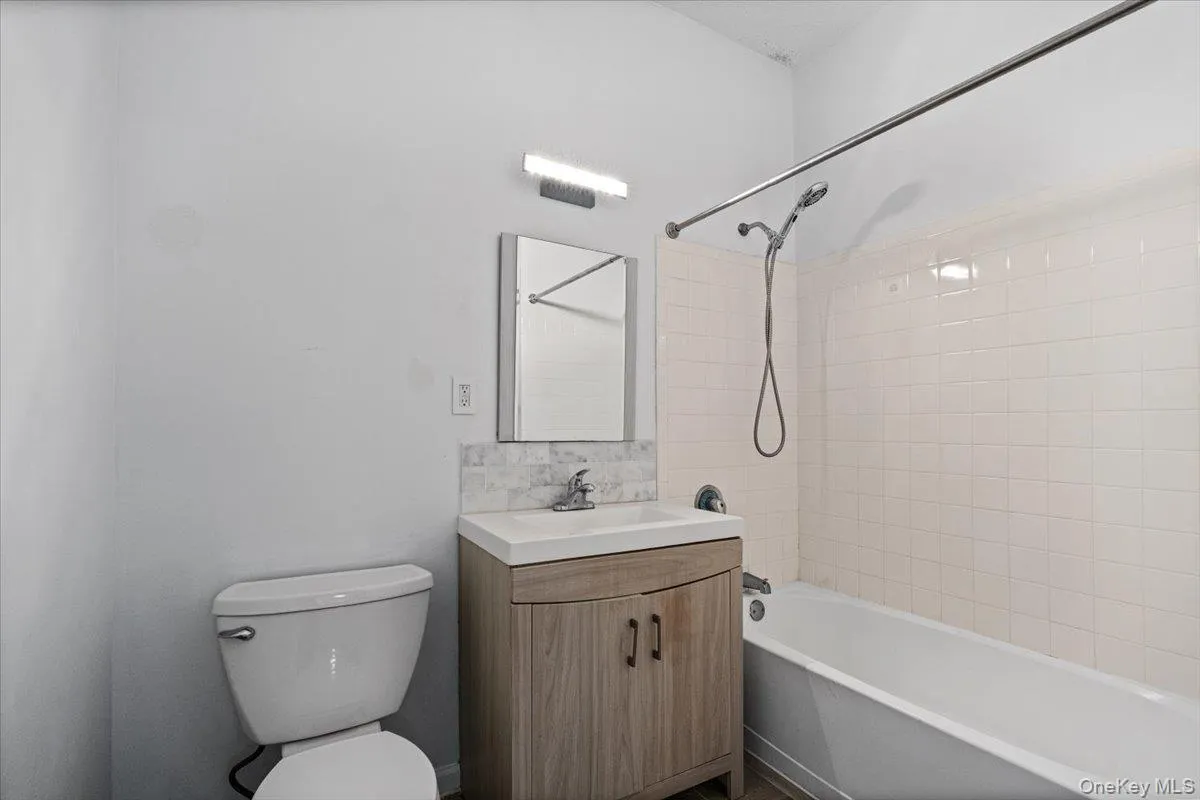 221 Beach 80th Street, New York, NY, 2 Bedrooms Bedrooms, 2 Rooms Rooms,1 BathroomBathrooms,Residential,For Rent,Beach 80th,0,1016179 221 Beach 80th Street, New York, NY, 2 Bedrooms Bedrooms, 2 Rooms Rooms,1 BathroomBathrooms,Residential,For Rent,Beach 80th,0,1016179