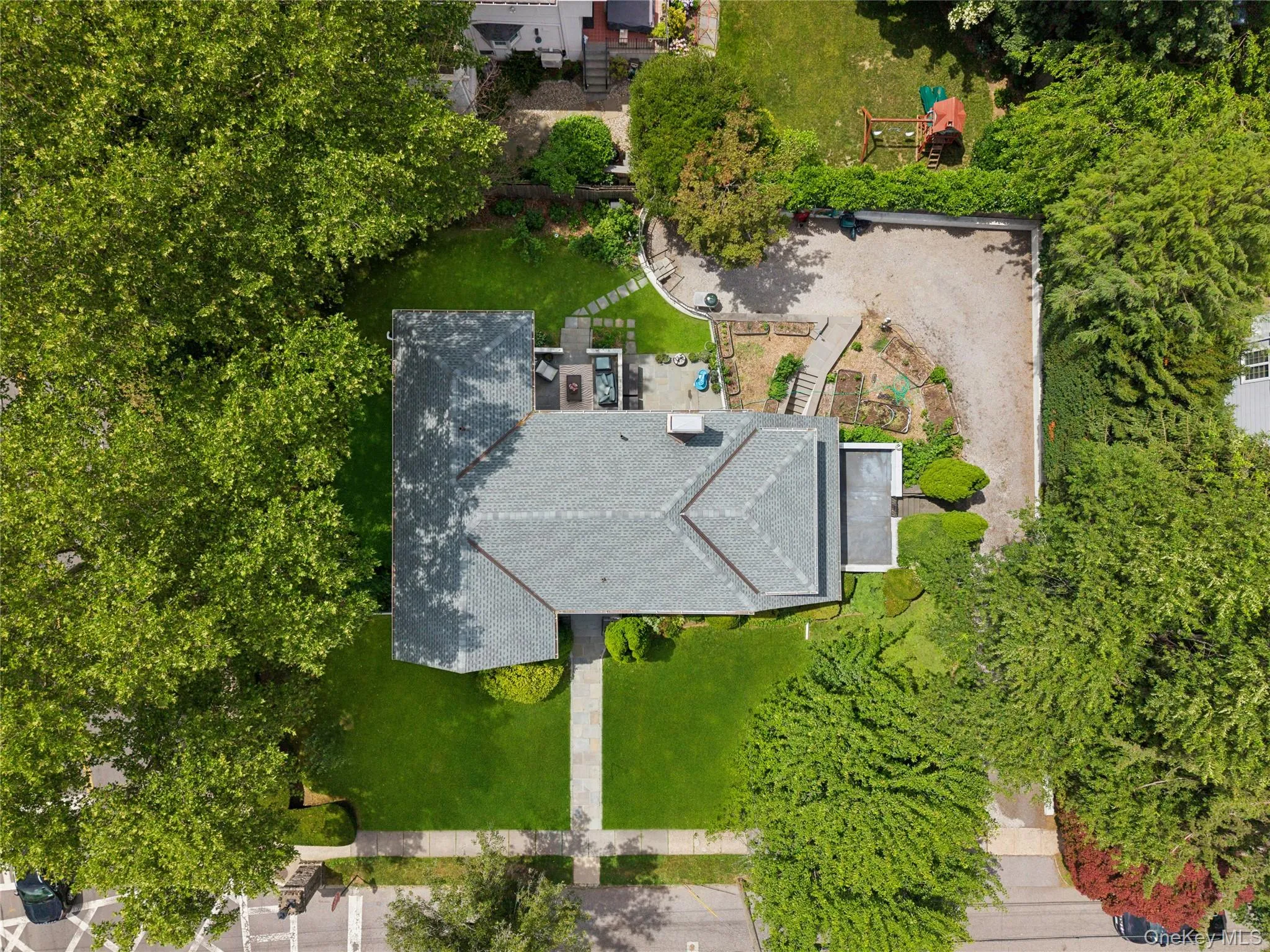 New roof installed in 2024. New roof installed in 2024.