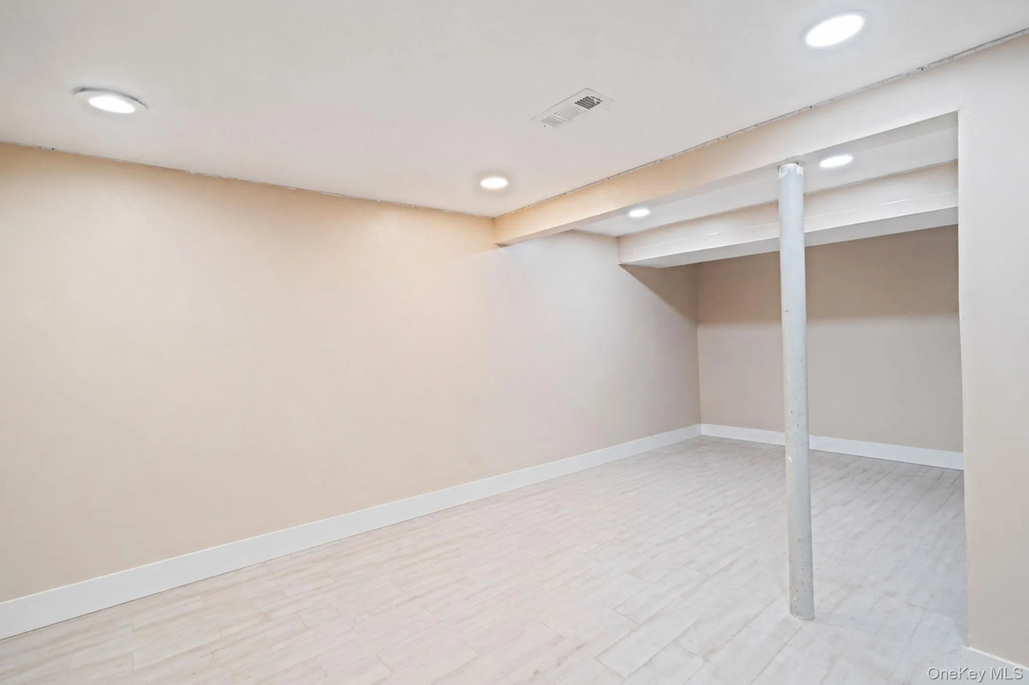 180 Whitetail Lane, Islip, NY, 3 Bedrooms Bedrooms, 6 Rooms Rooms,1 BathroomBathrooms,Residential,For Rent,Whitetail,0,KEY1016185 180 Whitetail Lane, Islip, NY, 3 Bedrooms Bedrooms, 6 Rooms Rooms,1 BathroomBathrooms,Residential,For Rent,Whitetail,0,KEY1016185
