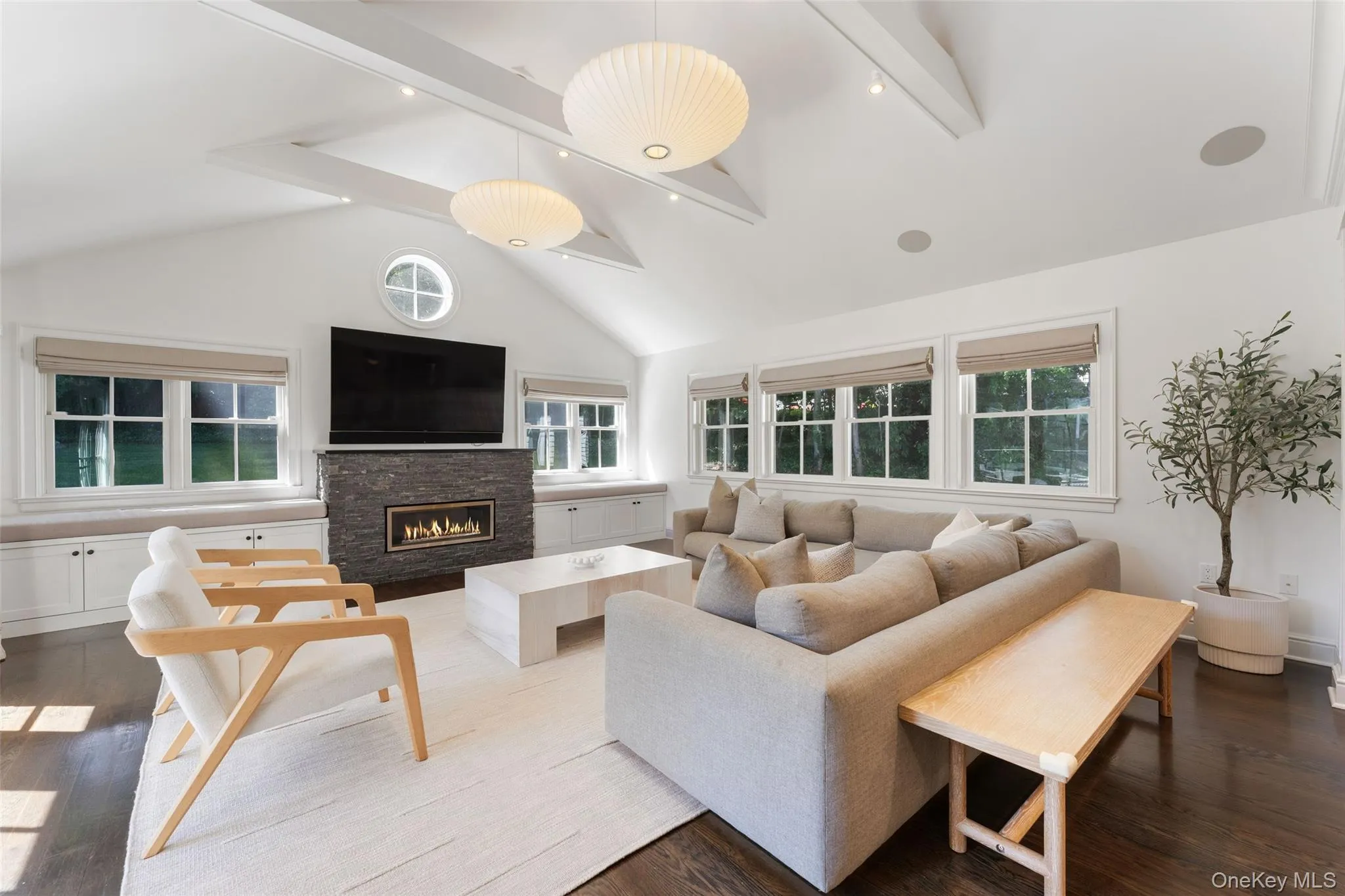 Great room with vaulted ceiling Great room with vaulted ceiling