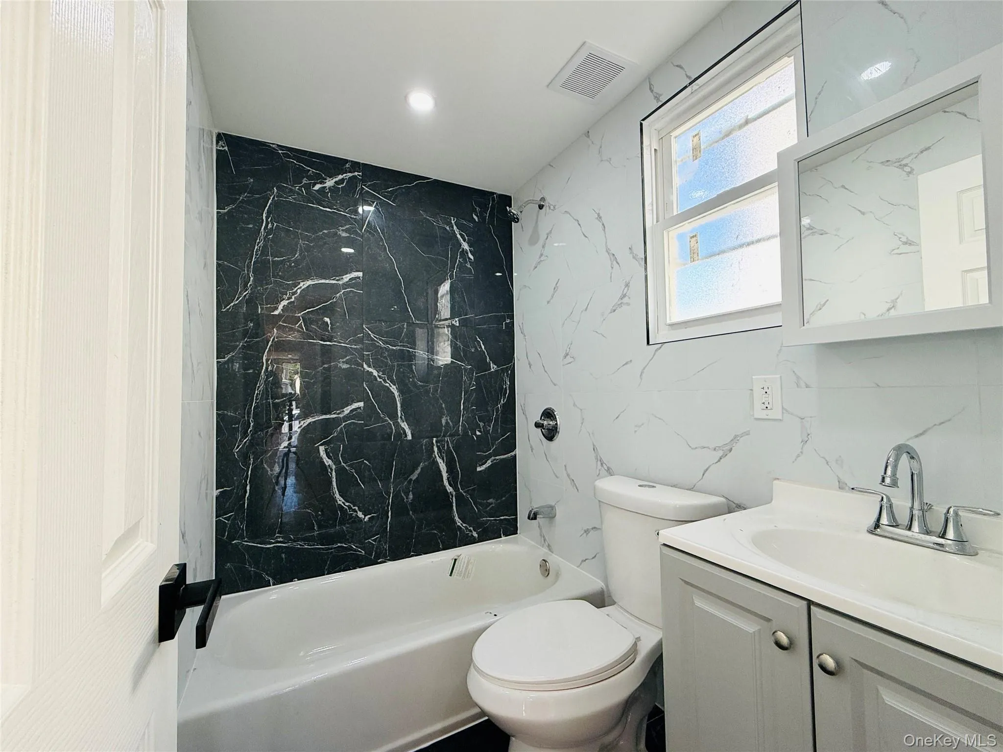 164-21 109 Road, New York, NY, 4 Bedrooms Bedrooms, 10 Rooms Rooms,3 BathroomsBathrooms,Residential,For Rent,109 Road,0,1016189 164-21 109 Road, New York, NY, 4 Bedrooms Bedrooms, 10 Rooms Rooms,3 BathroomsBathrooms,Residential,For Rent,109 Road,0,1016189