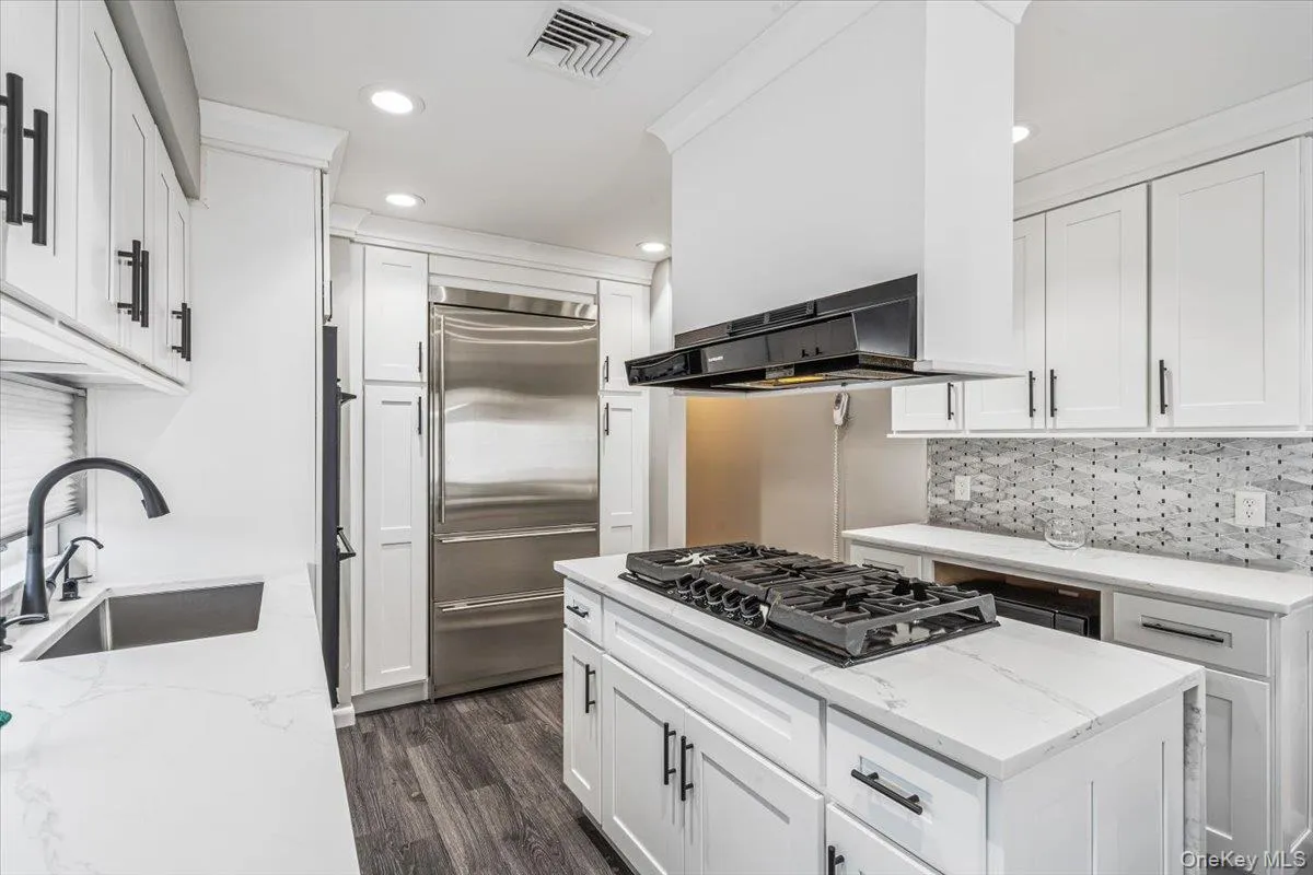 15443 Riverside Drive, New York, NY, 3 Bedrooms Bedrooms, 12 Rooms Rooms,3 BathroomsBathrooms,Residential,For Rent,Riverside,0,1016204 15443 Riverside Drive, New York, NY, 3 Bedrooms Bedrooms, 12 Rooms Rooms,3 BathroomsBathrooms,Residential,For Rent,Riverside,0,1016204
