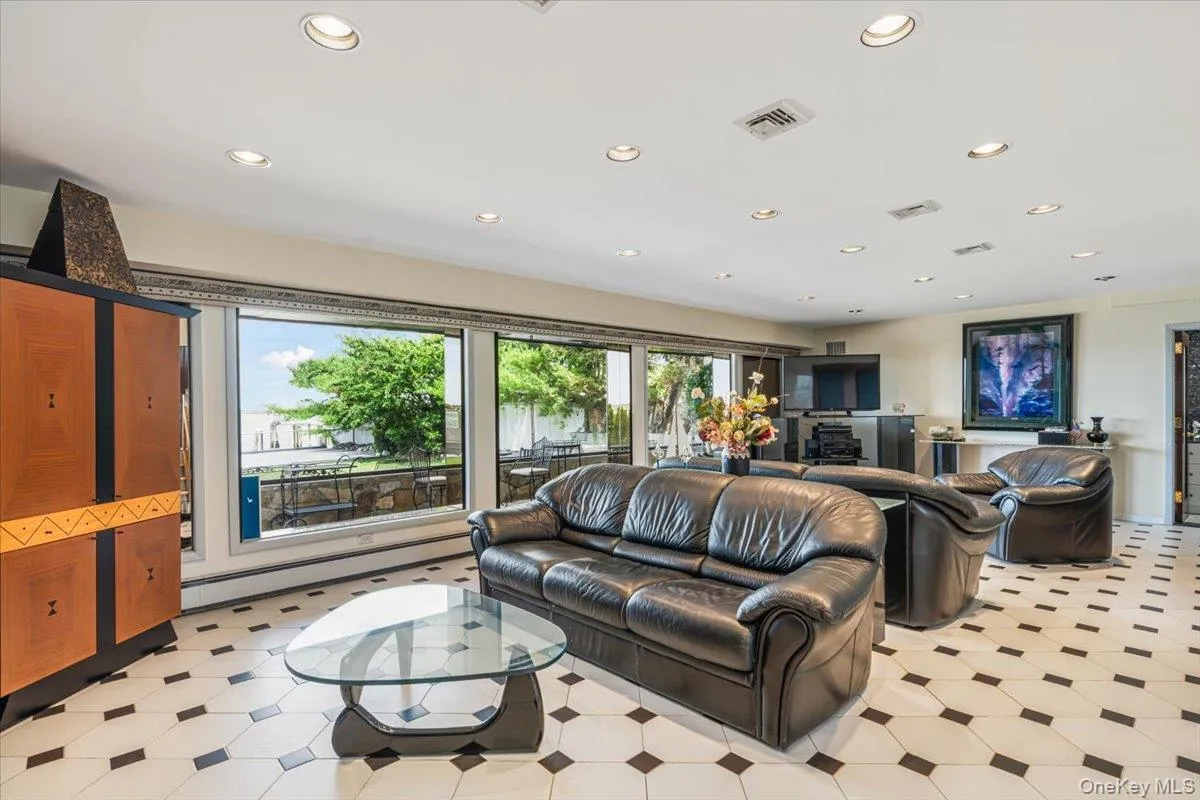 15443 Riverside Drive, New York, NY, 3 Bedrooms Bedrooms, 12 Rooms Rooms,3 BathroomsBathrooms,Residential,For Rent,Riverside,0,1016204 15443 Riverside Drive, New York, NY, 3 Bedrooms Bedrooms, 12 Rooms Rooms,3 BathroomsBathrooms,Residential,For Rent,Riverside,0,1016204