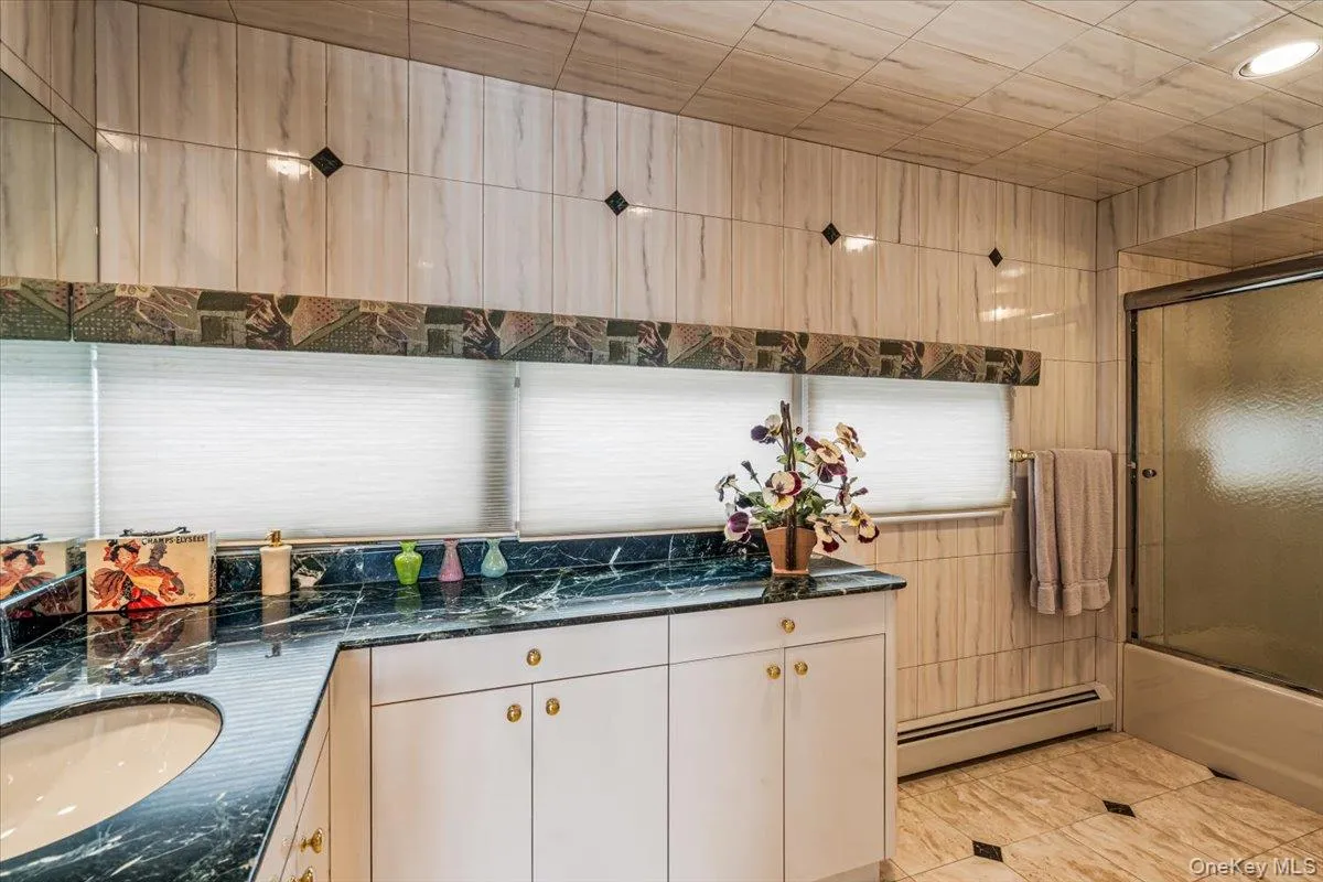 15443 Riverside Drive, New York, NY, 3 Bedrooms Bedrooms, 12 Rooms Rooms,3 BathroomsBathrooms,Residential,For Rent,Riverside,0,1016204 15443 Riverside Drive, New York, NY, 3 Bedrooms Bedrooms, 12 Rooms Rooms,3 BathroomsBathrooms,Residential,For Rent,Riverside,0,1016204
