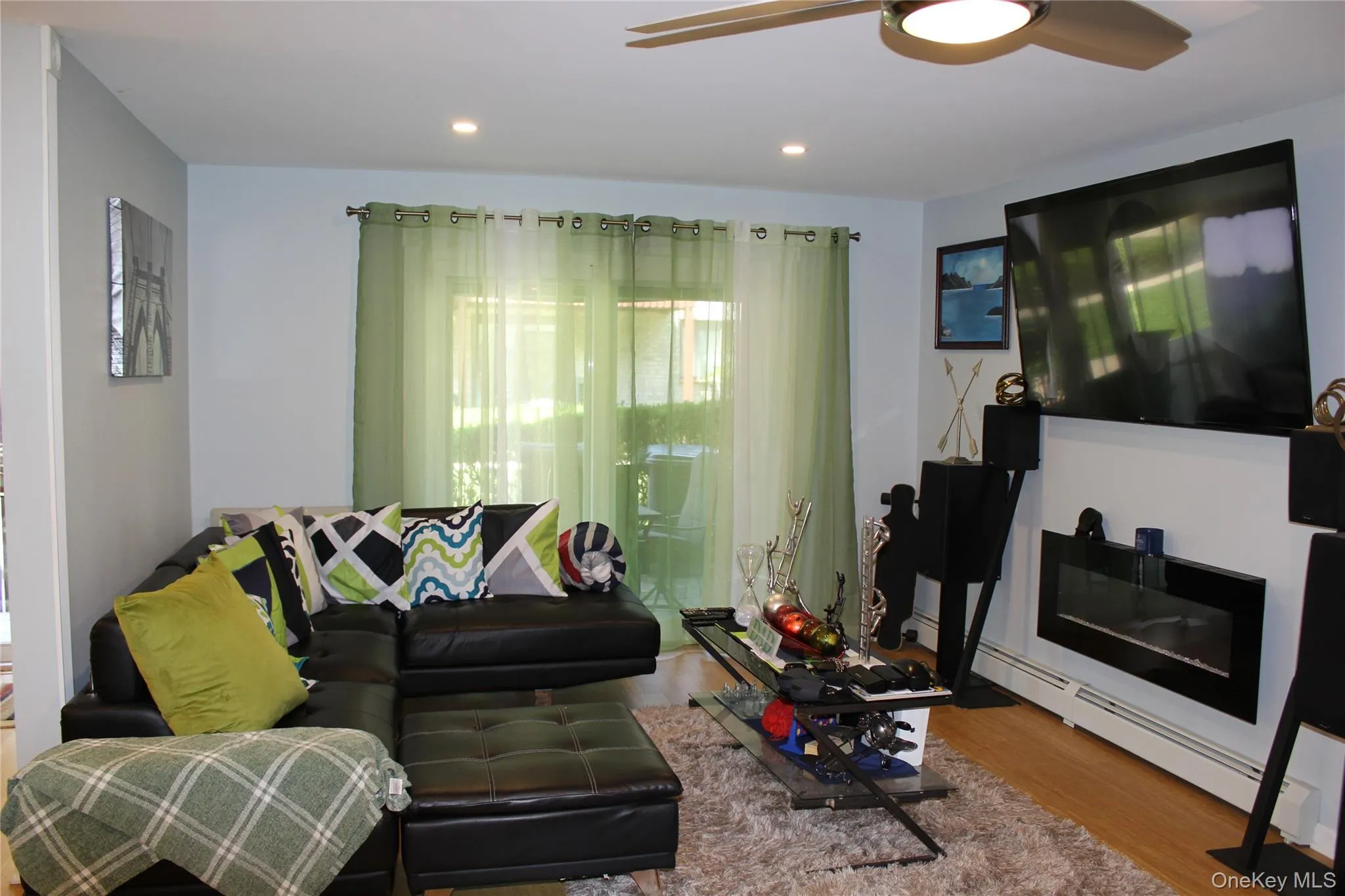 with gas fireplace. with gas fireplace.